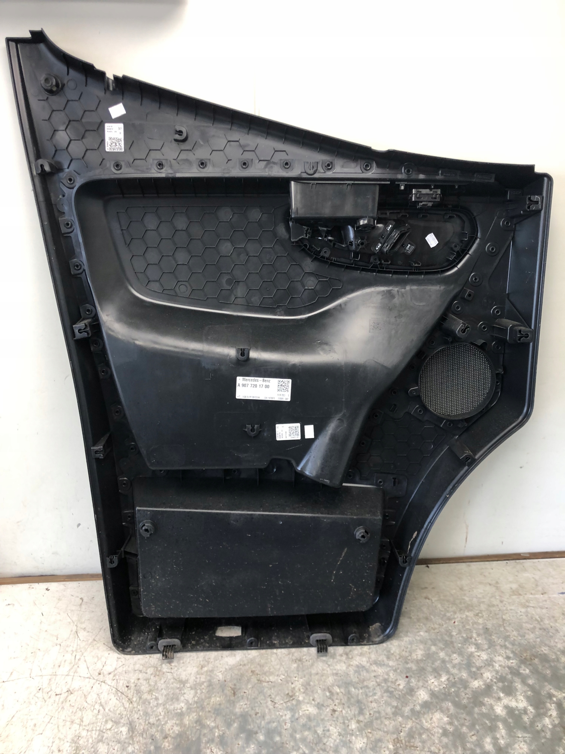 side door right front MERCEDES SPRINTER W907 A9077201700