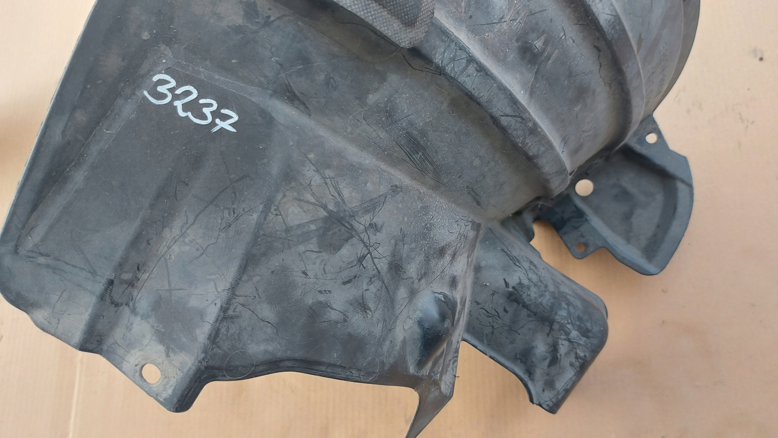 mudguard left front TOYOTA LAND CRUISER J200 V8 07