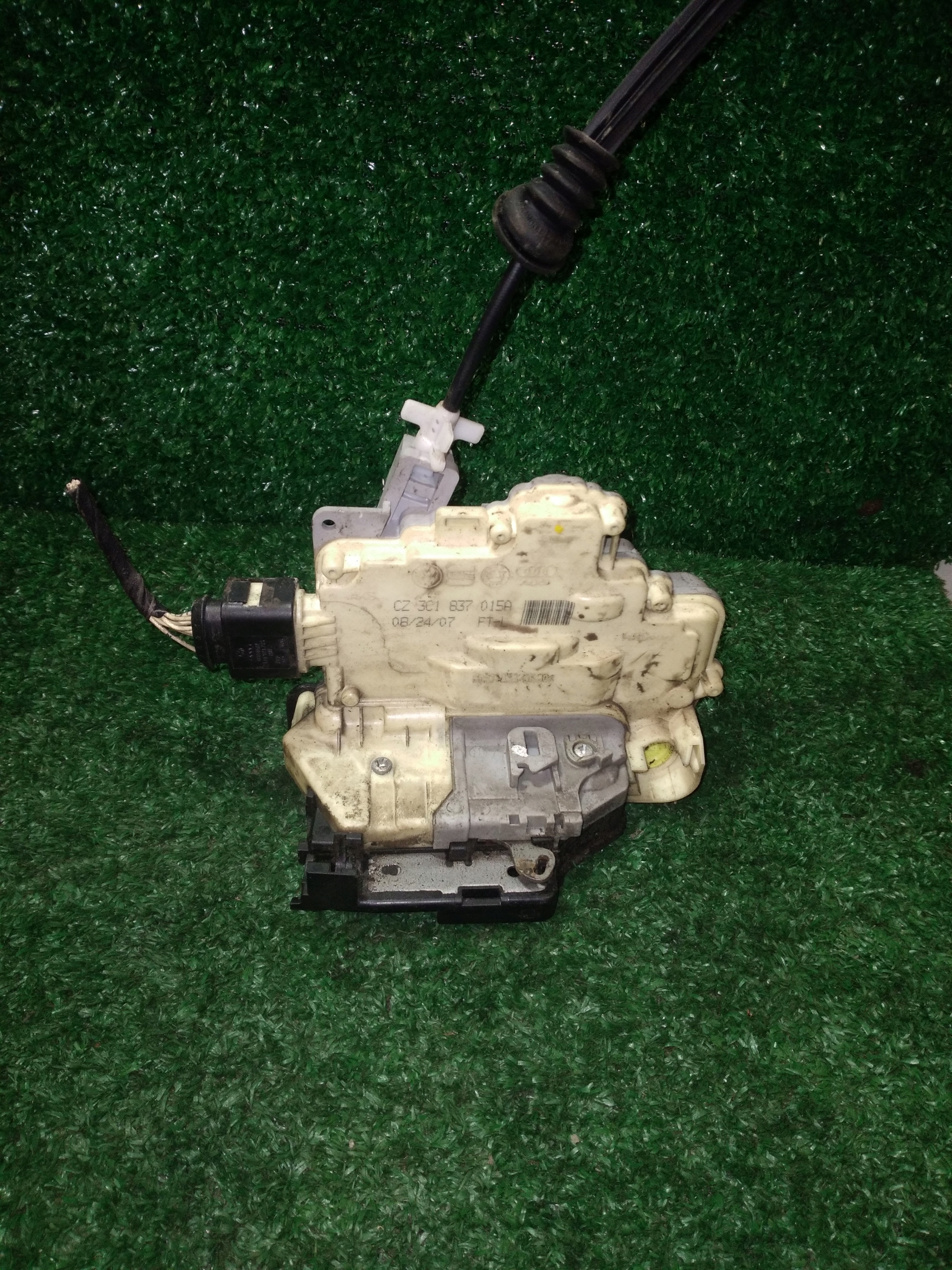 lock door left front VOLKSWAGEN PASSAT B6