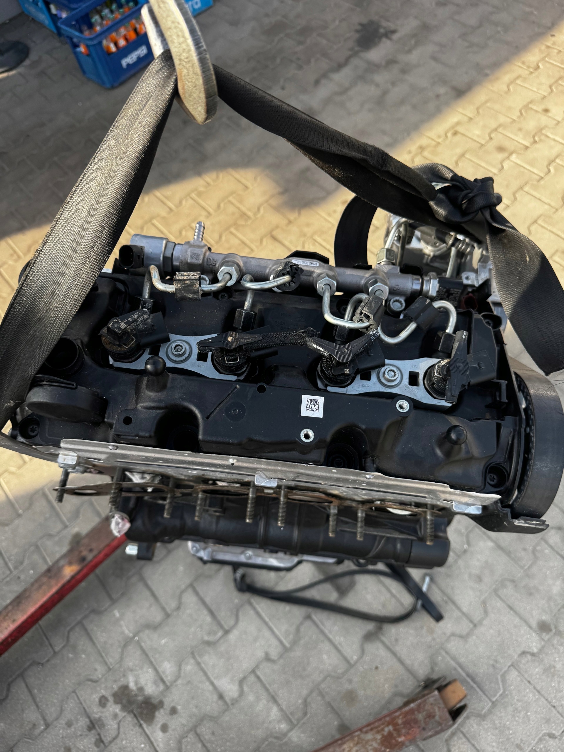 engine pillar Z UKLADEM WTRYSKOWYM AUDI 2,0 TDI 10TYS KM DXP