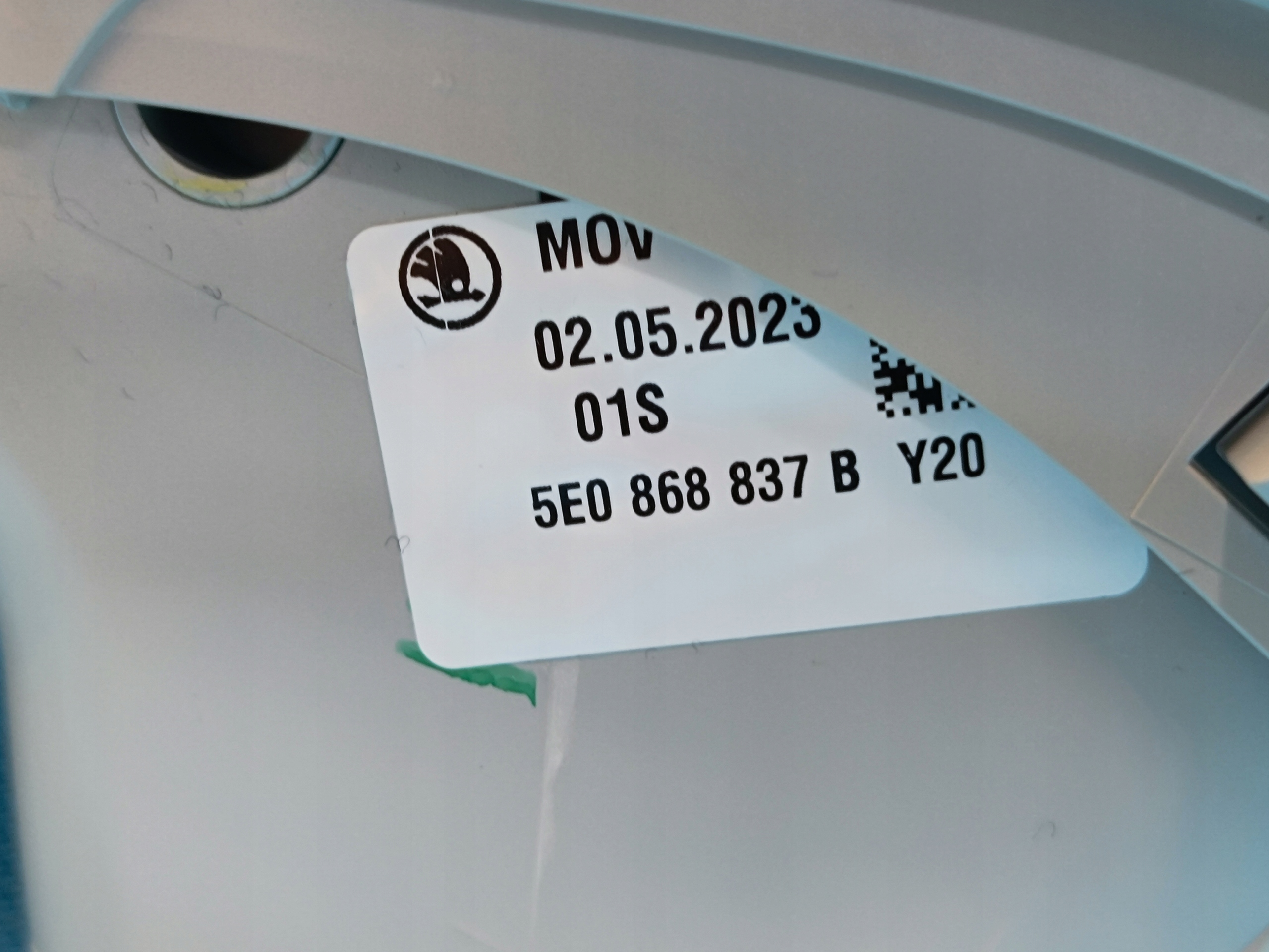 SKODA KAROQ РЕСТАЙЛИНГ 1.5 110KW 2023R Освещение внутренний бардачок 5E0868837B