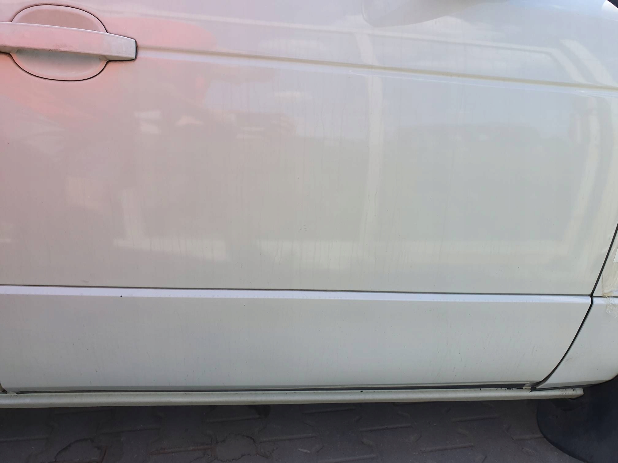 door right front 824 LAND ROVER RANGE ROVER VOGUE