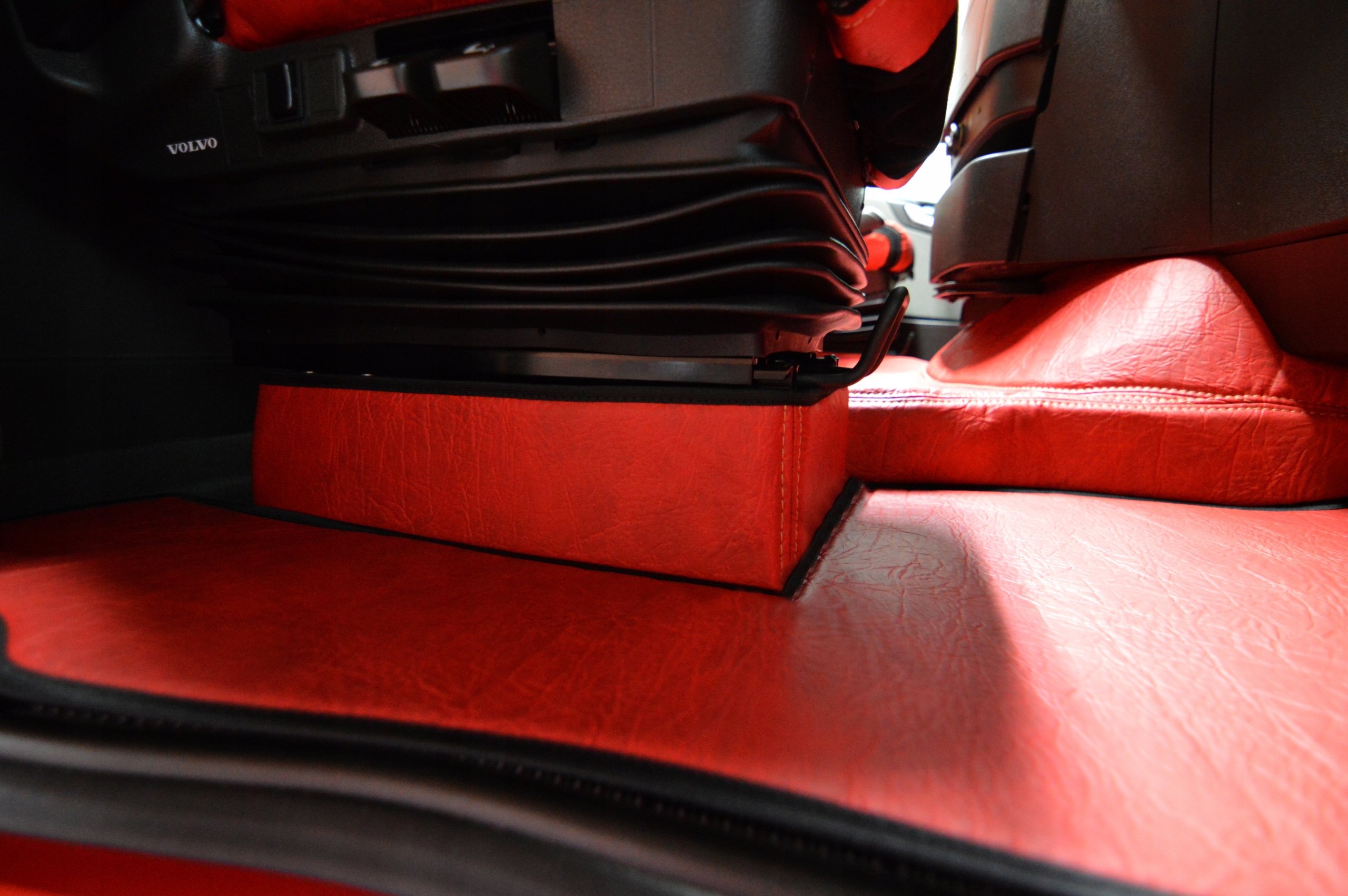 Podstavce Prestige Line pro Volvo Fh od roku 2013 Tir