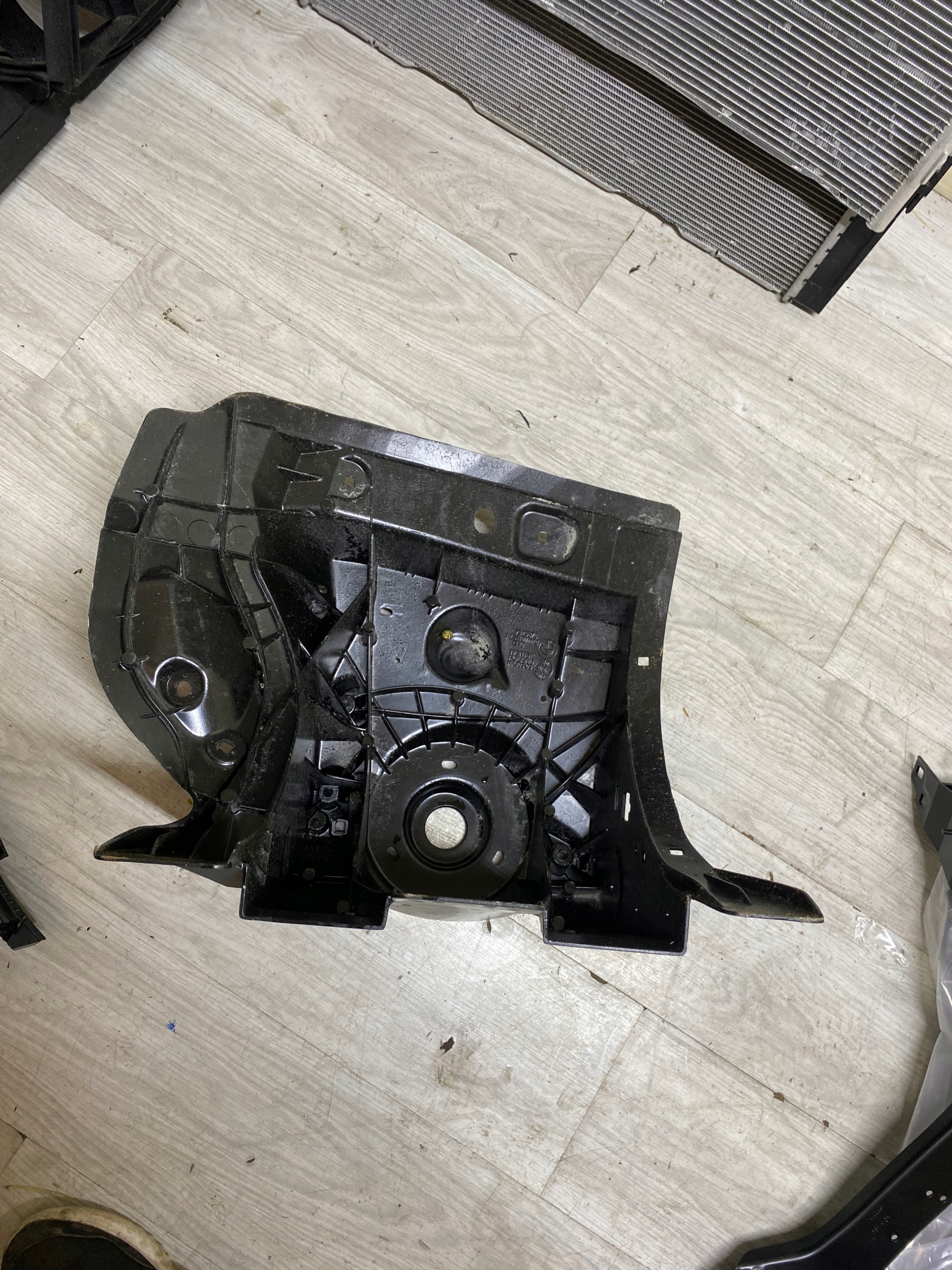 BMW 5 G30 G31 placement quarter right 7329874