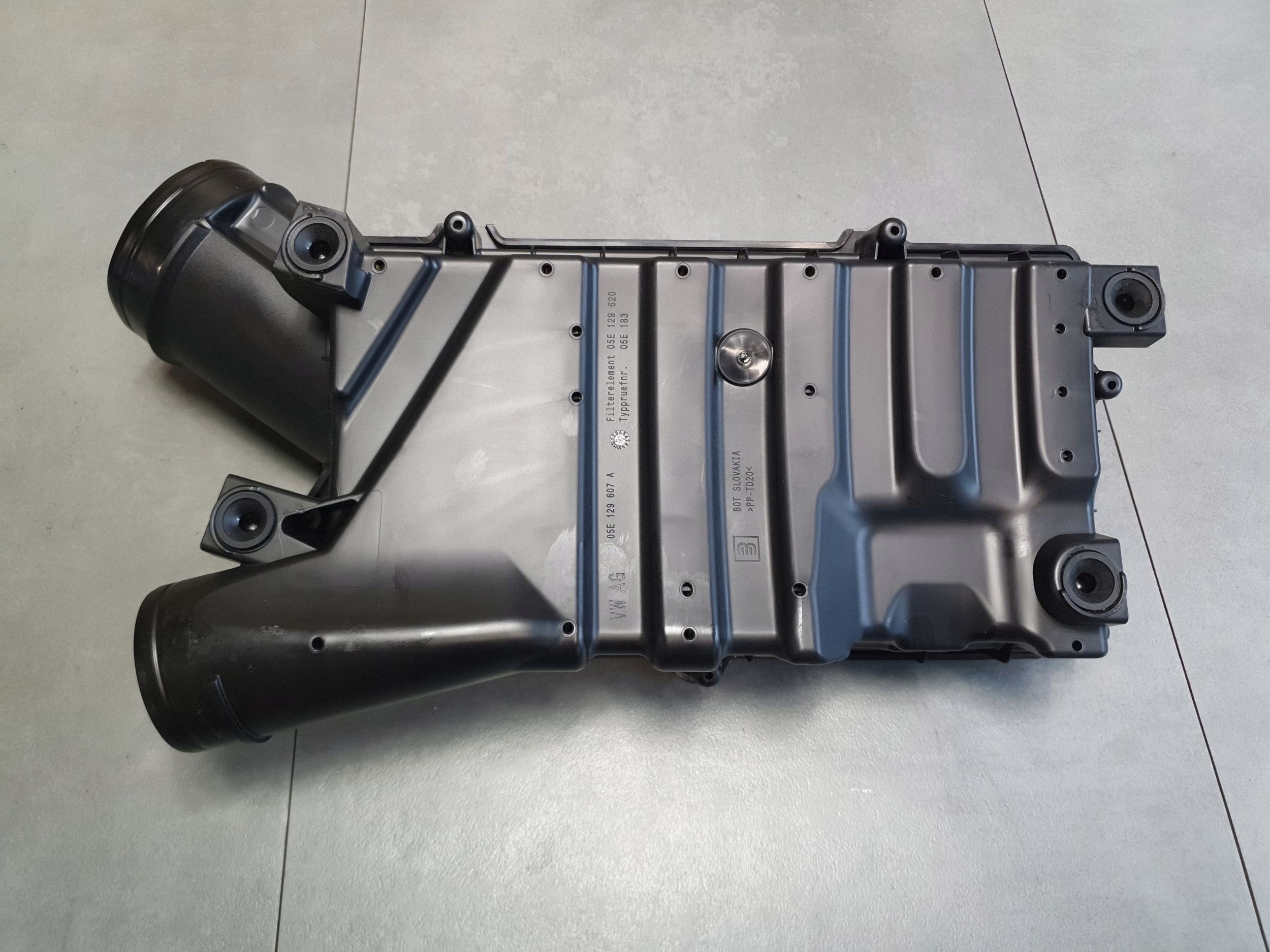 Cupra Leon IV 1.5 etsi Gehäuse filter luft 05E129607A