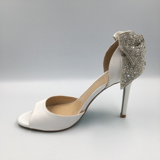 svatební sandály saténové bílé Betsey Johnson 39