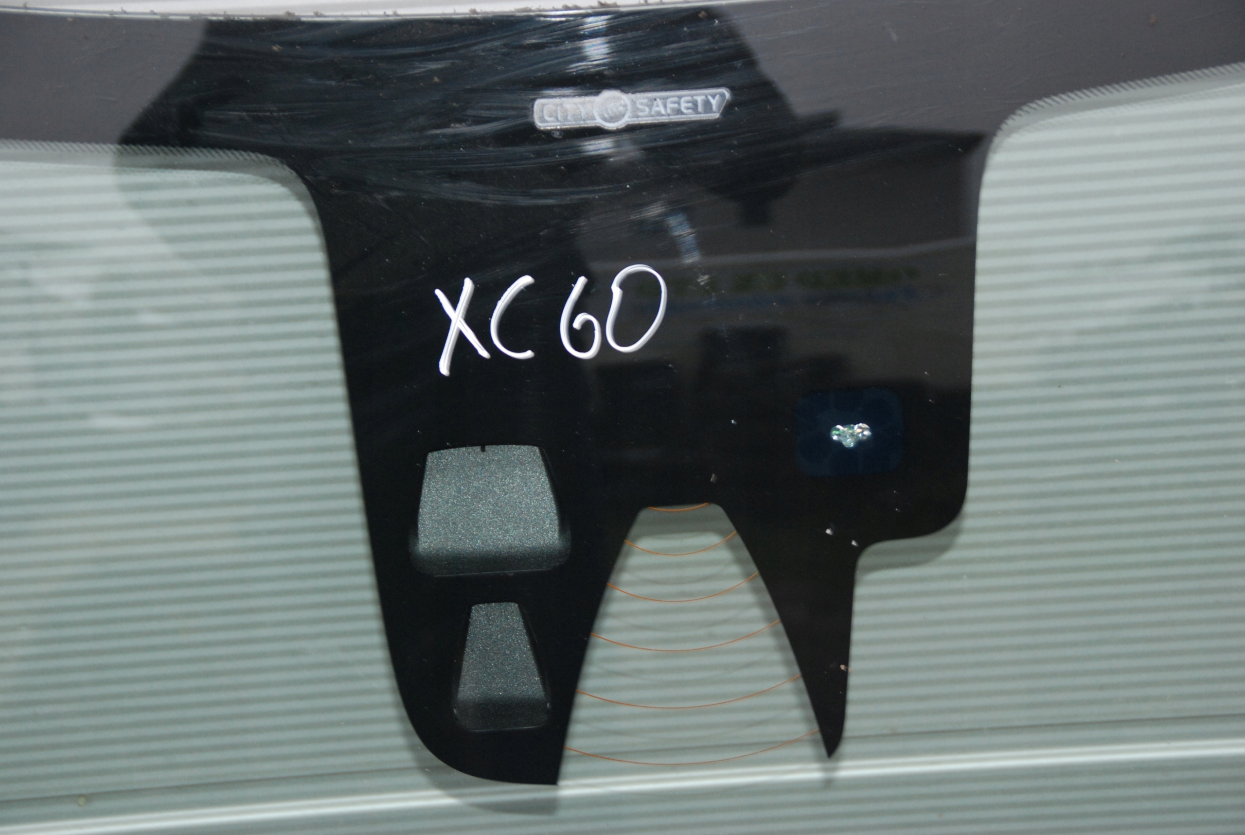 SZYBA PRZEDNIA CZOŁOWA POD RADAR VOLVO XC60 I Typ samochodu Samochody osobowe