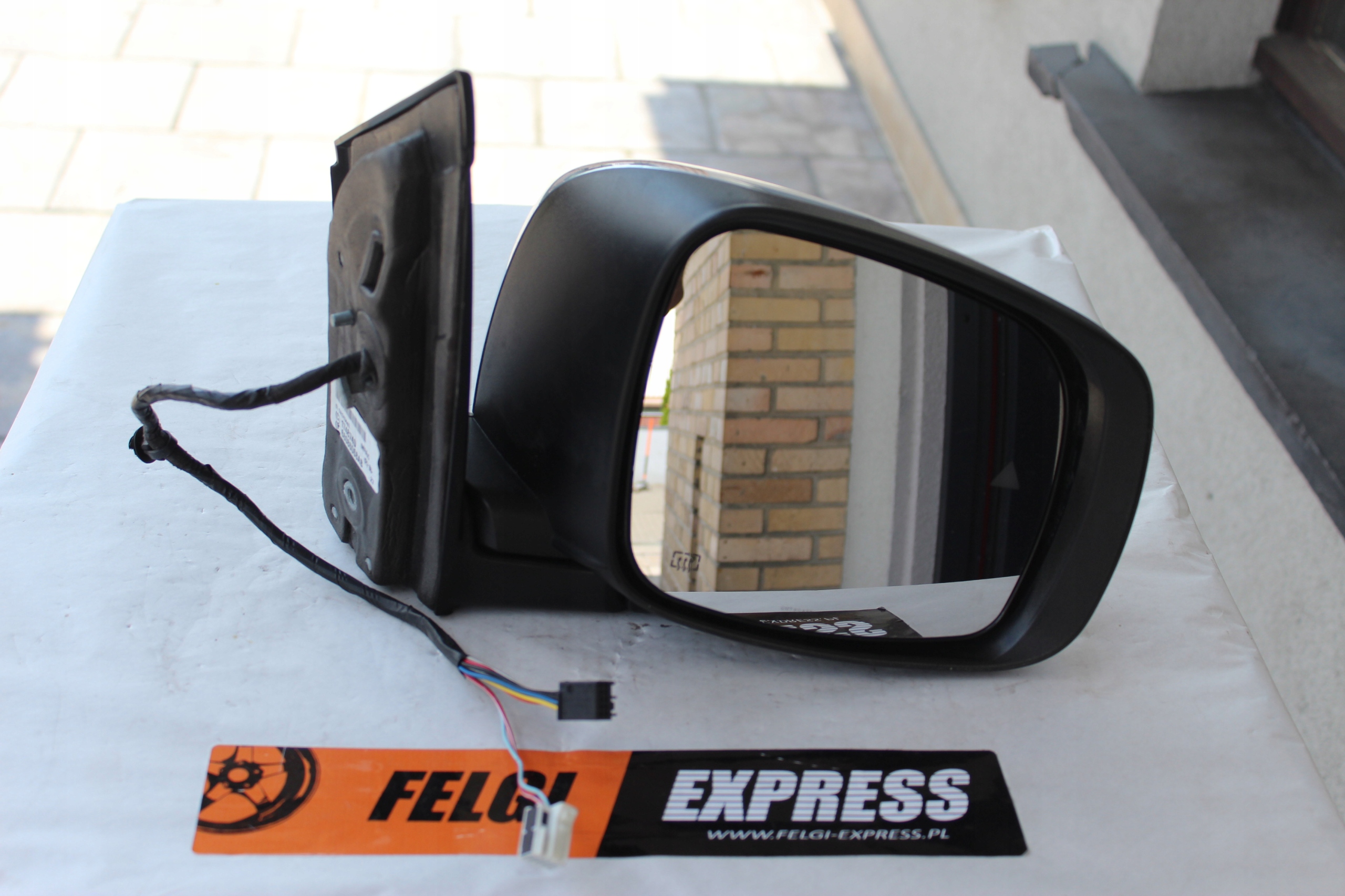 CHRYSLER TOWN Lusterko Prawe 11 pin CHROM