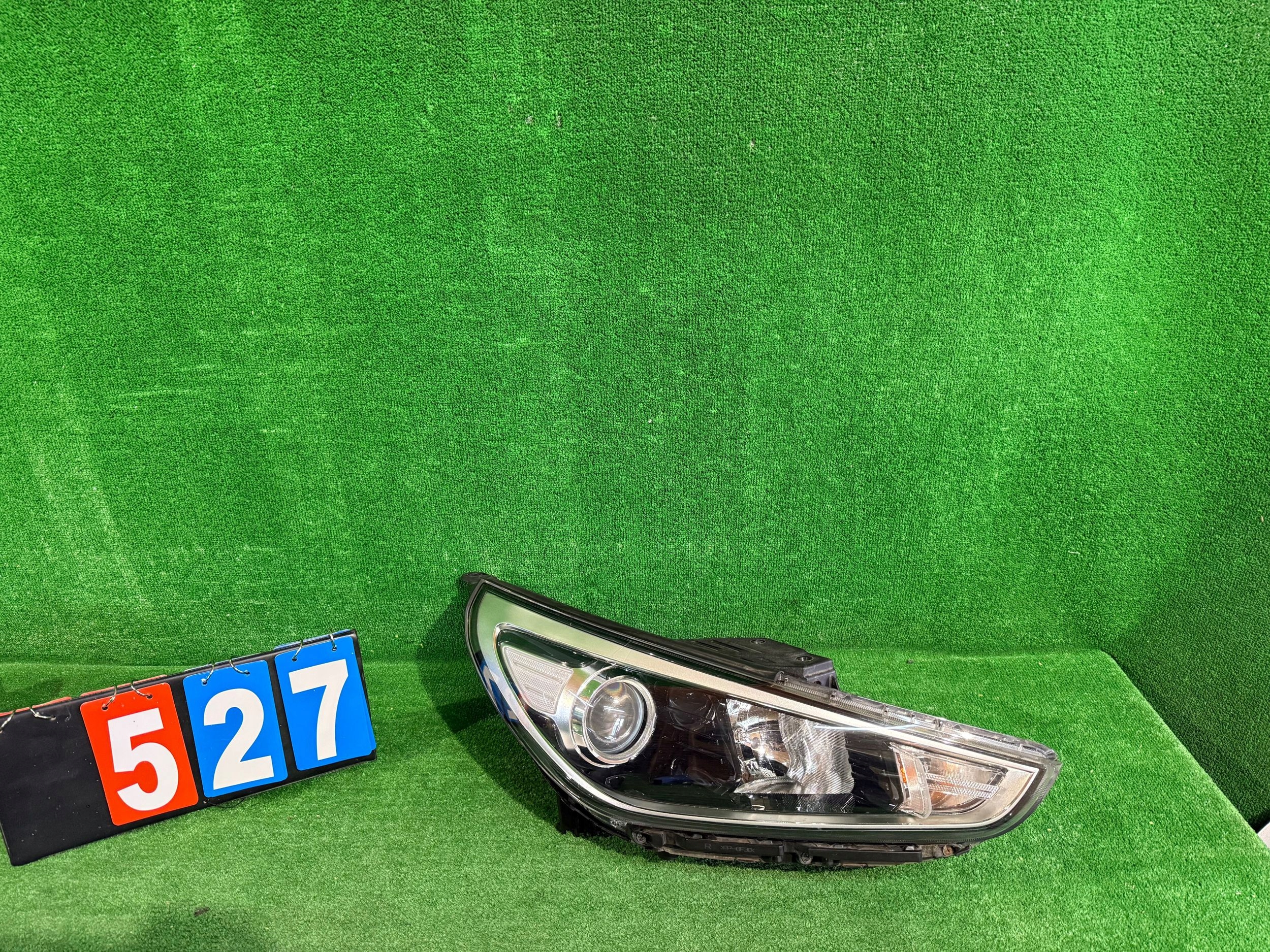 REFLEKTOR right HYUNDAI I30 III without doswietlenia nr:527