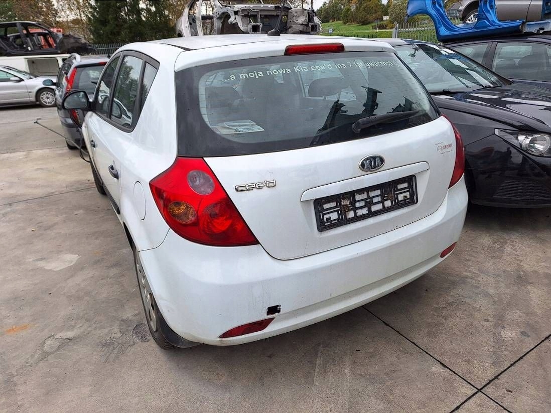 KIA CEED 1 and ED 06- fender right front front BIALY WD