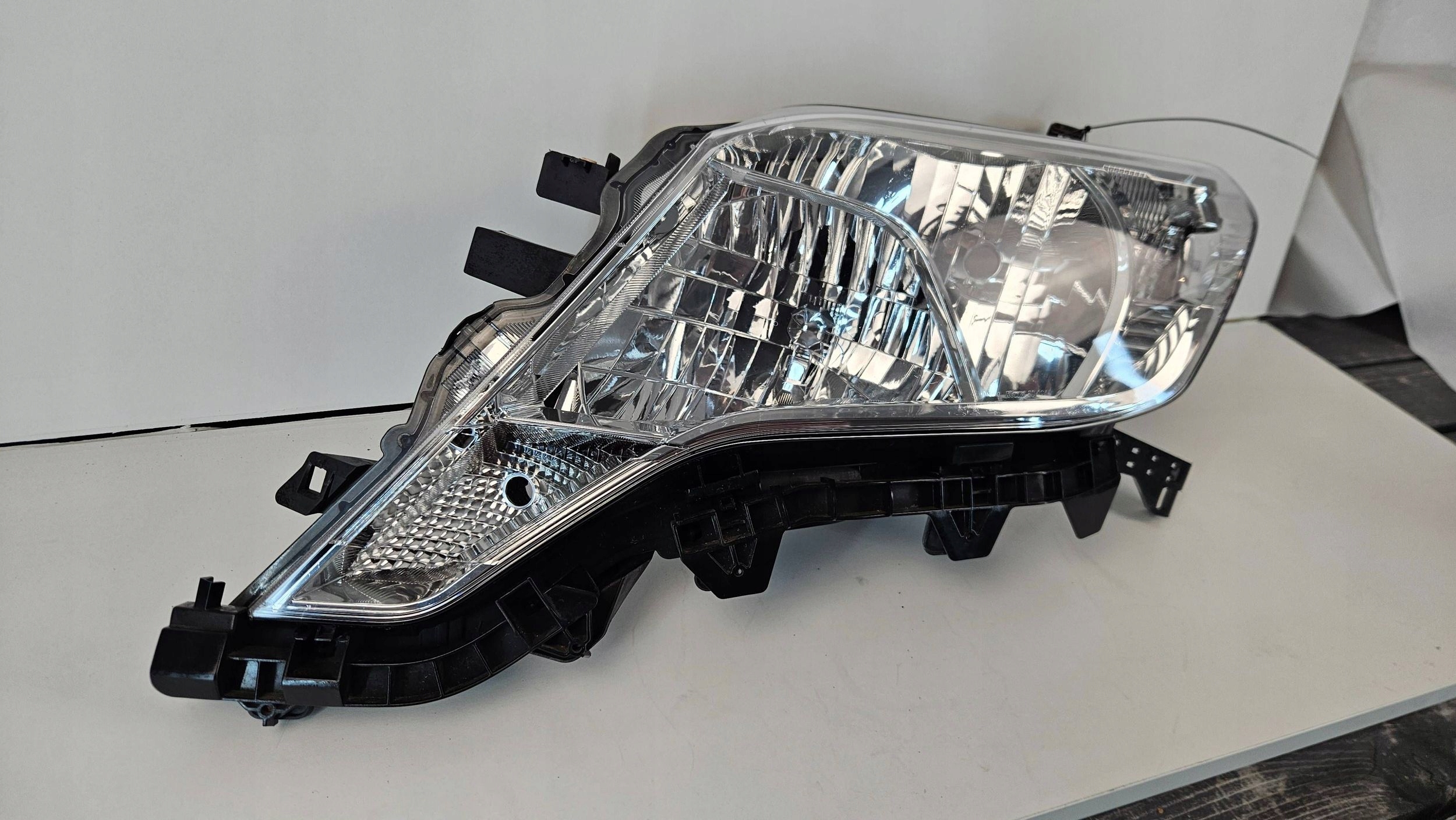 Toyota Land Cruiser J15 Lift 13- (J150) Reflektor light left front front