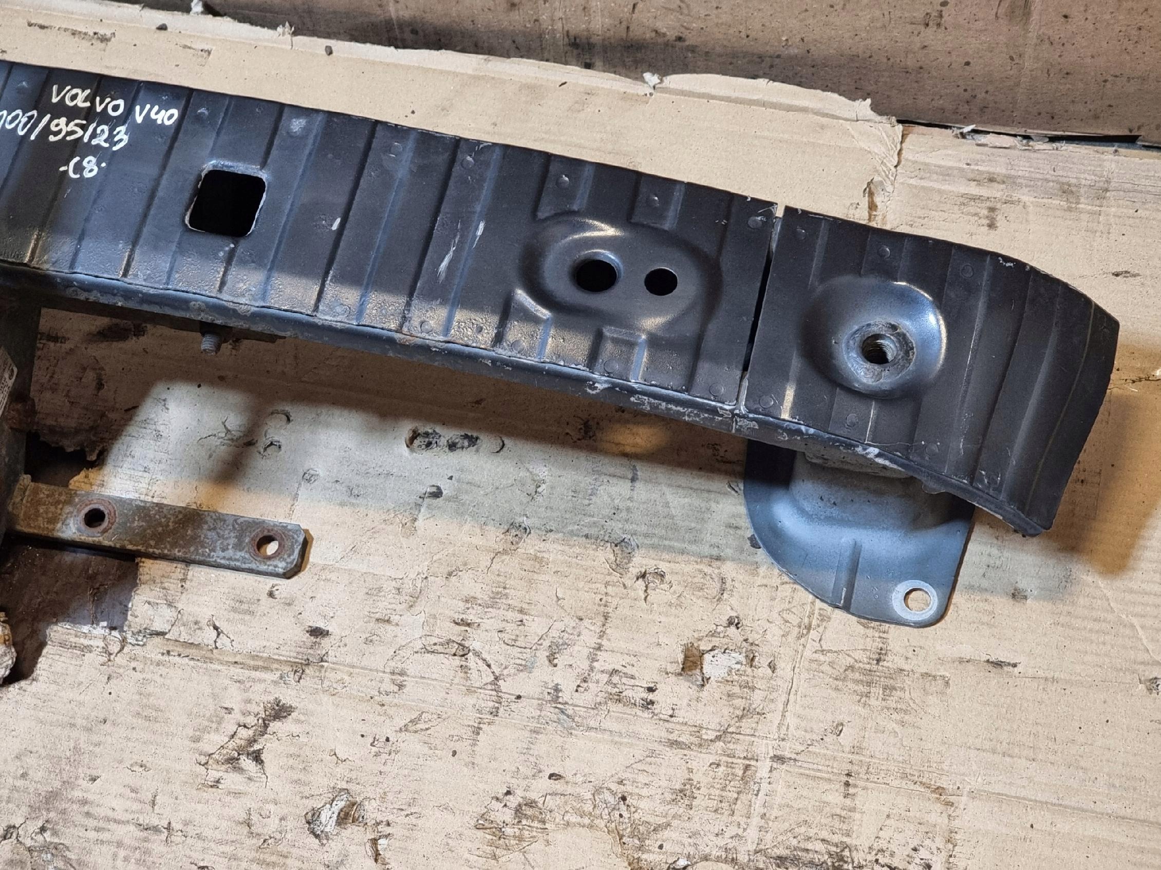 tow+bumper support rear part VOLVO V40 S40 04r 2.0B