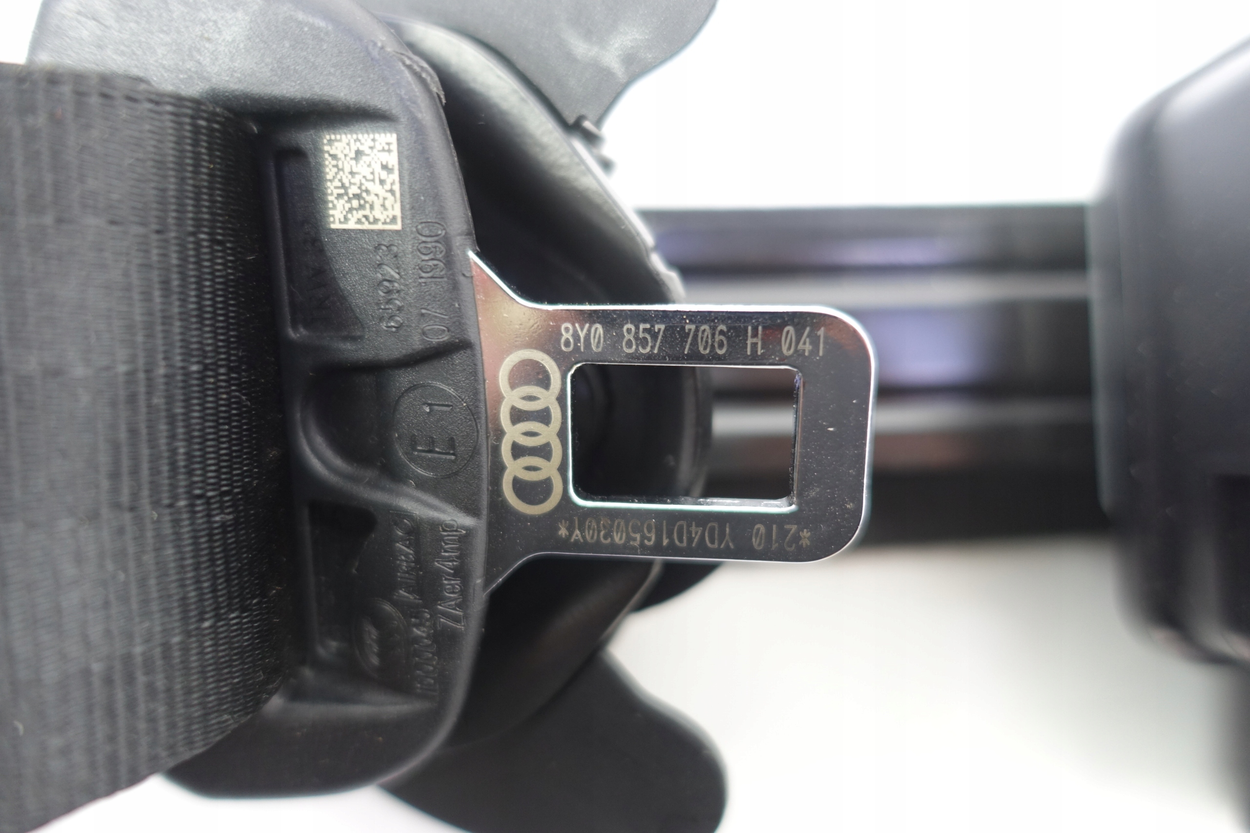tension belt safety right front AUDI A3 8Y 20