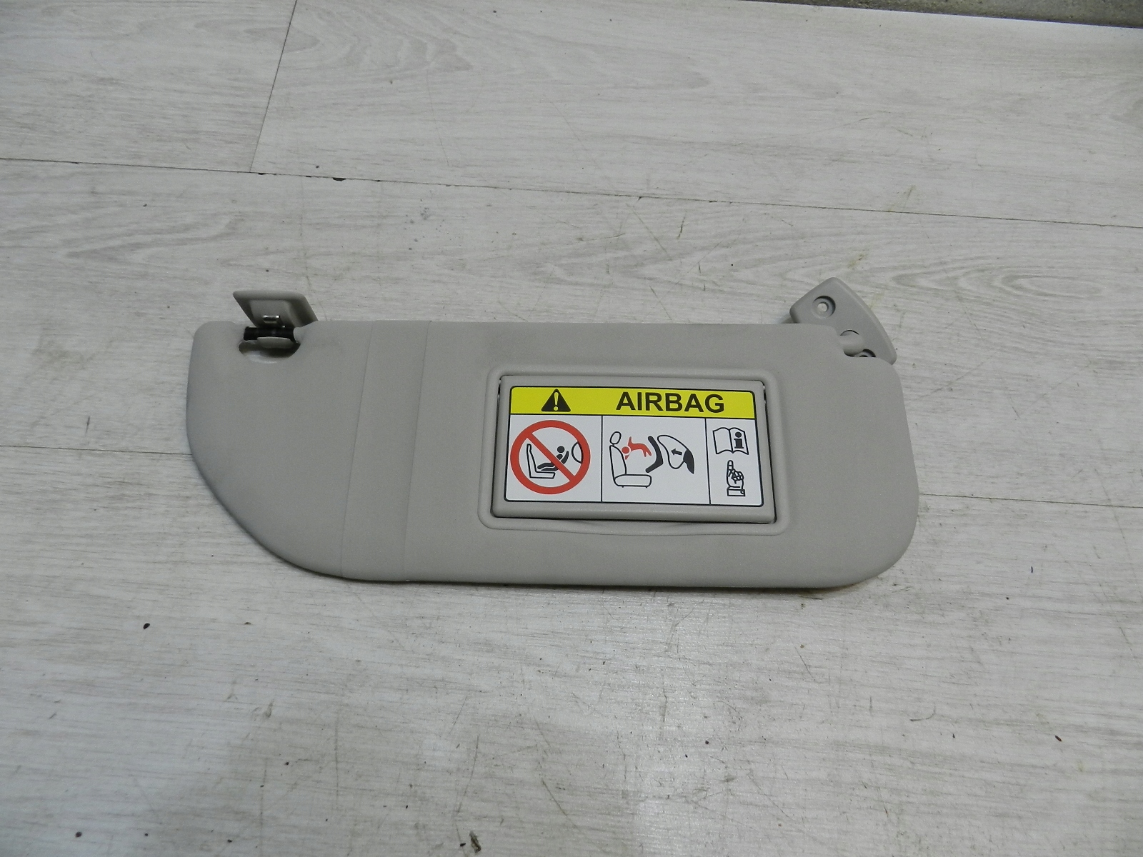 CITROEN C3 II DASZEK PRAWA OSŁONA PRZECIWSŁONECZNA