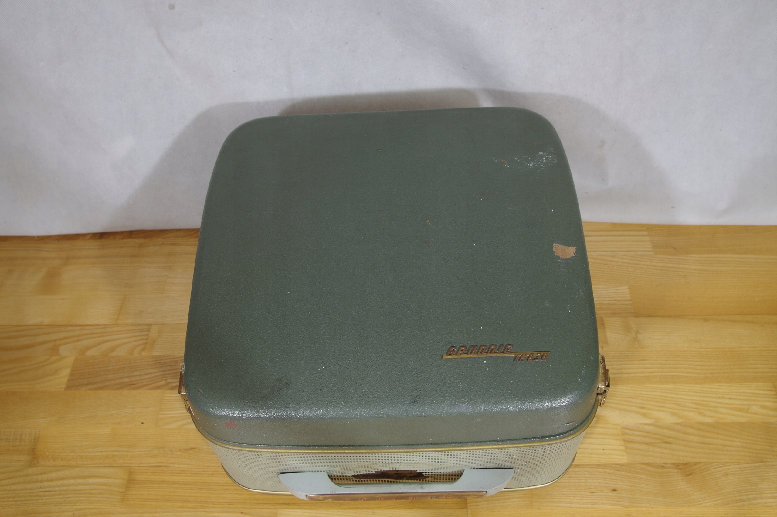 Magnetofon szpulowy Grundig TK 830 Marka Grundig
