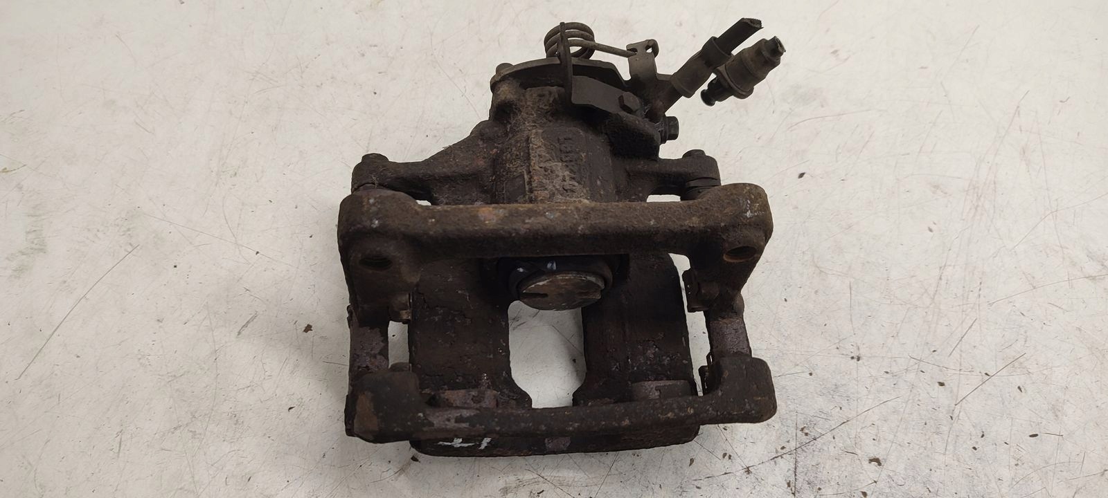 caliper rear part rear left VW Crafter II 2,0 TDI DAV
