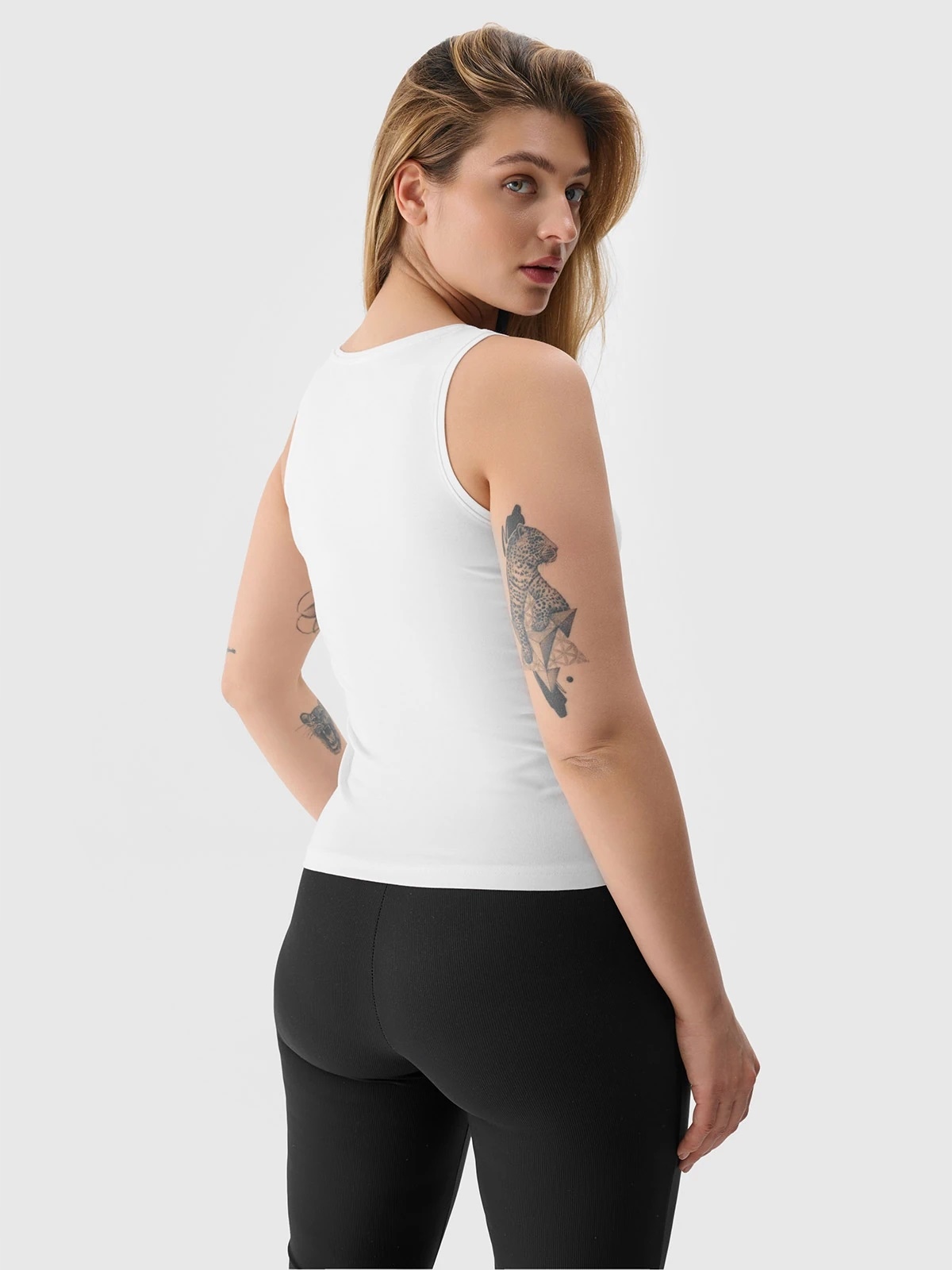 4F TOP DAMSKI KOSZULKA BEZ RĘKAWÓW TSLEF041 BIAŁA XL Rozmiar XL