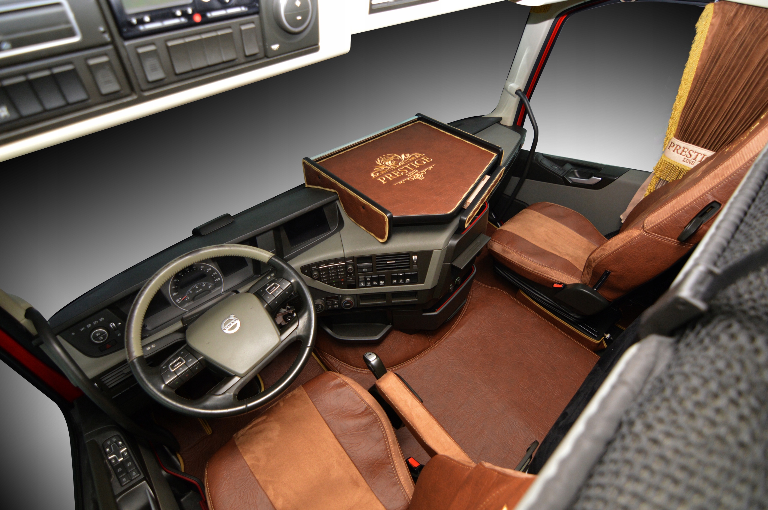 Cokoły PRESTIGE LINE do Volvo FH od 2013 TIR Producent Inny