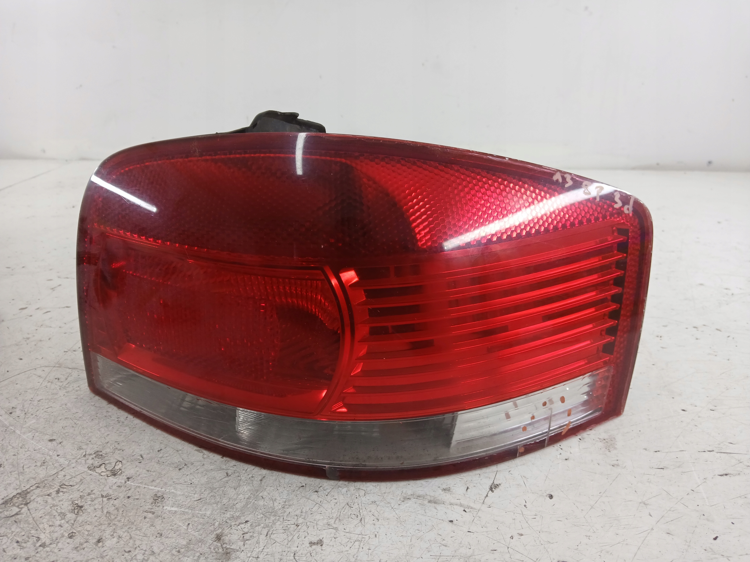 AUDI A3 8P 3D light right rear part rear