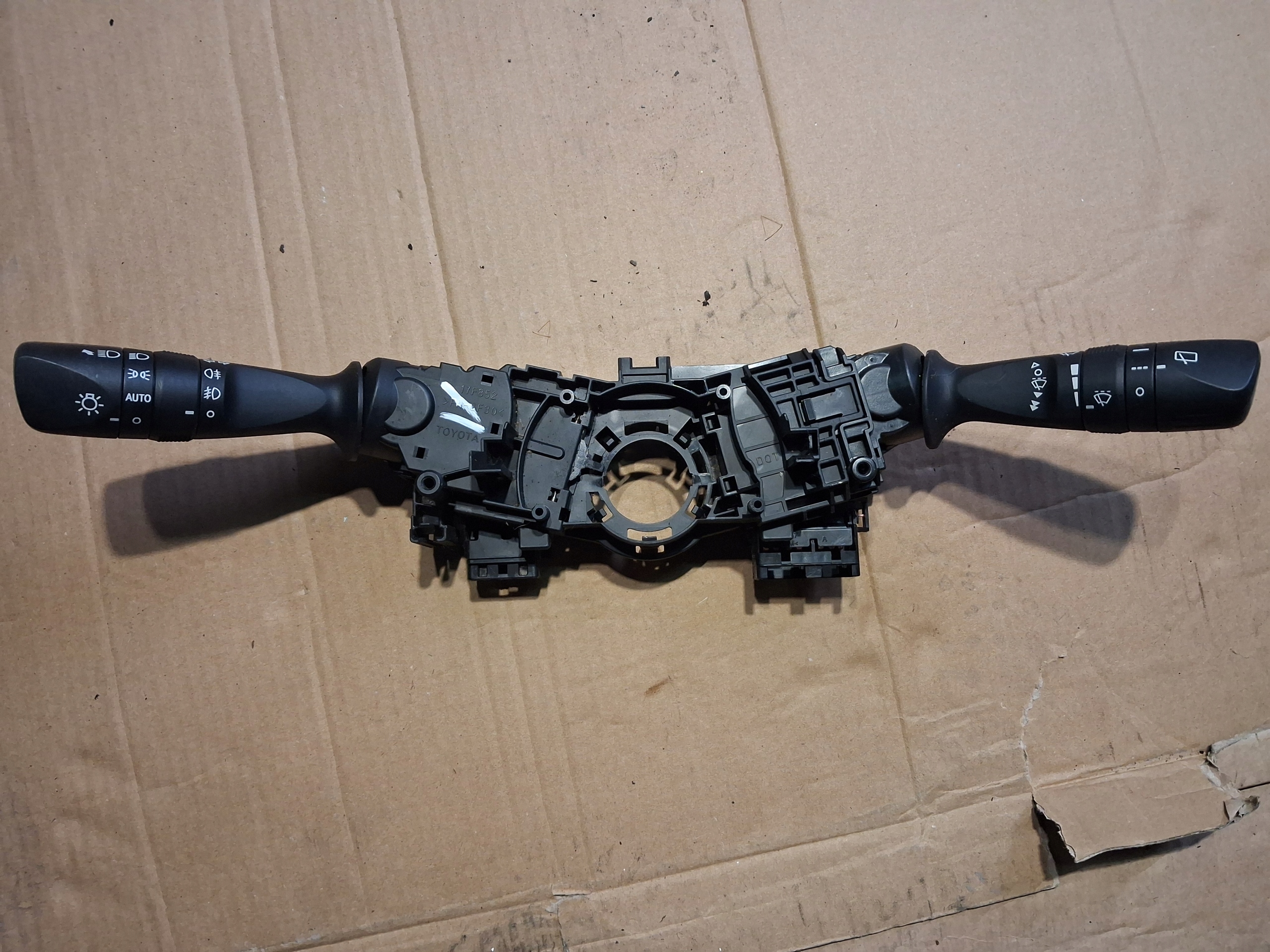 DEVIO LUCI TERGICRISTALLO TERGI DEVIO LUCI DEVIO TOYOTA AURIS II 0272017F852