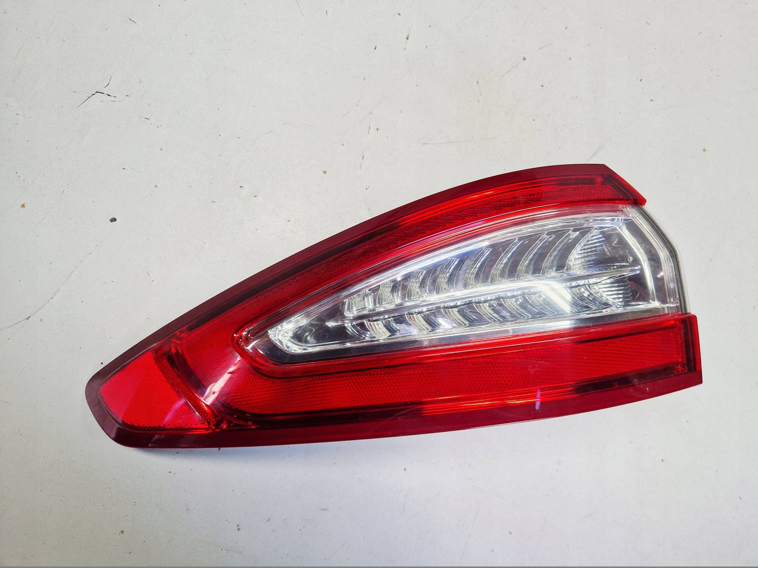 light rear rear part side left Ford Mondeo MK V MK5 HB 5D DS7313405FJ