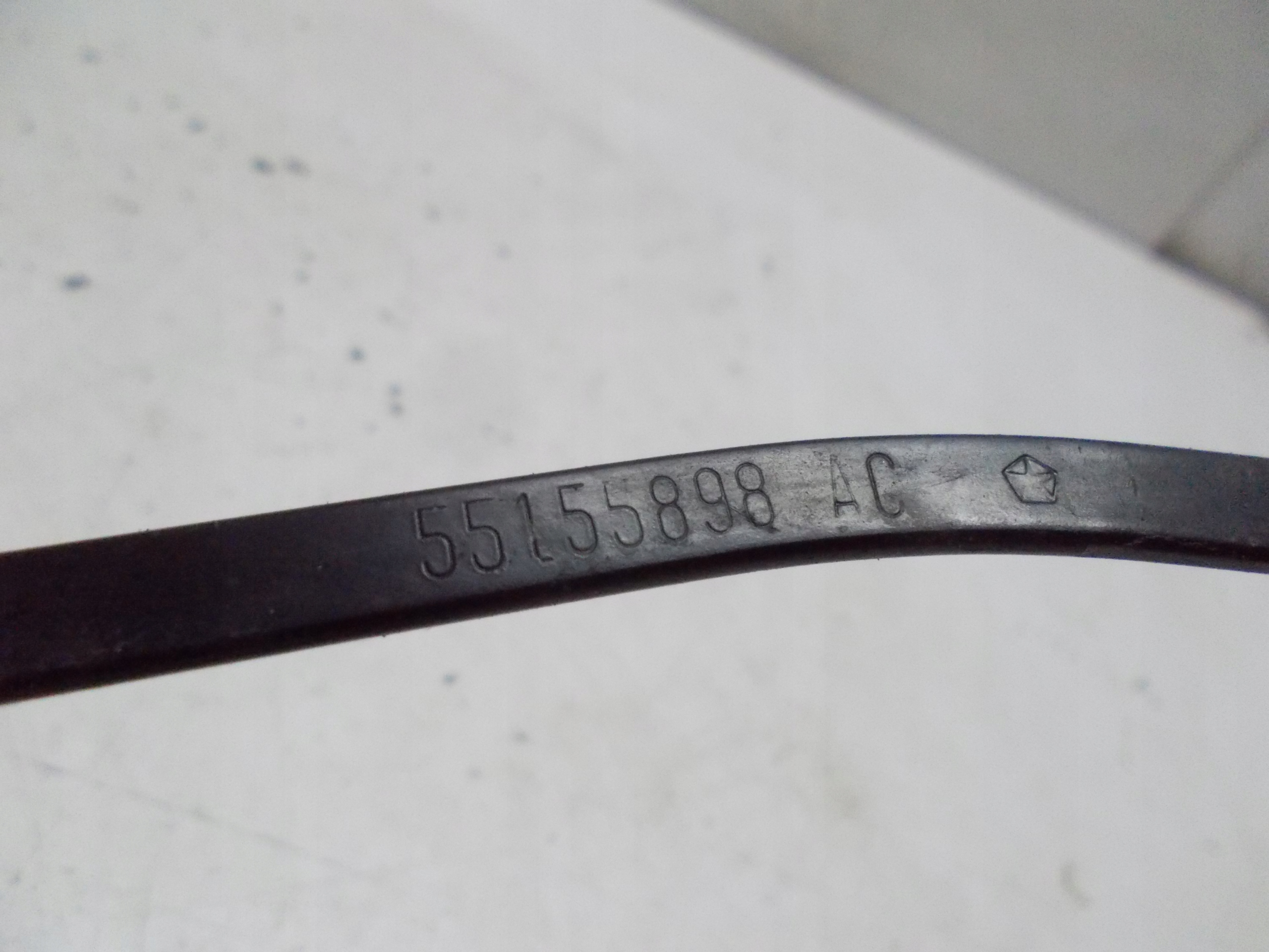 JEEP CHEROKEE KJ 2.8 D 03R wiper arm right 55155898AC