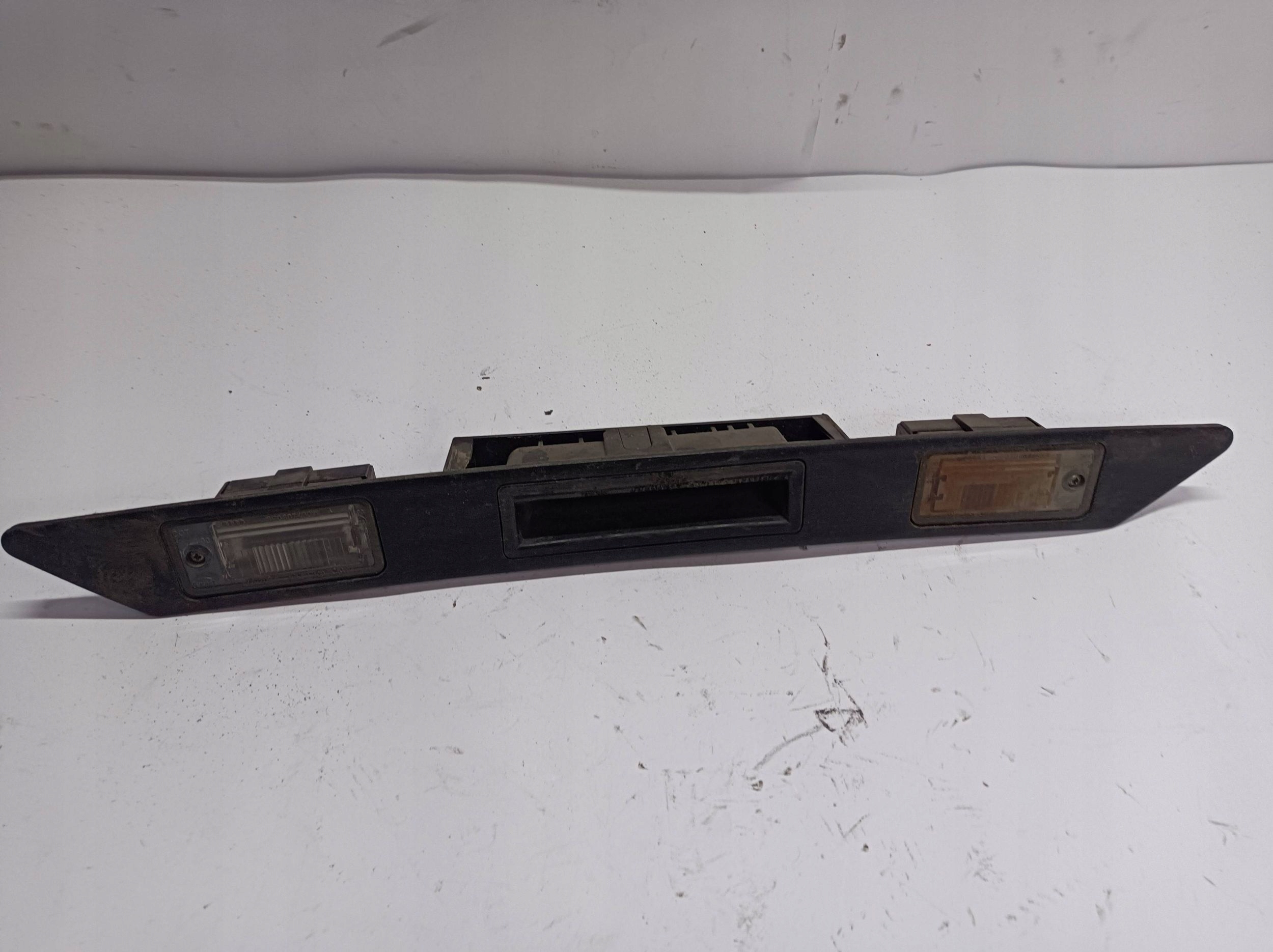 moulding lighting signs cap bonnet Audi A4 S4 8P0827574