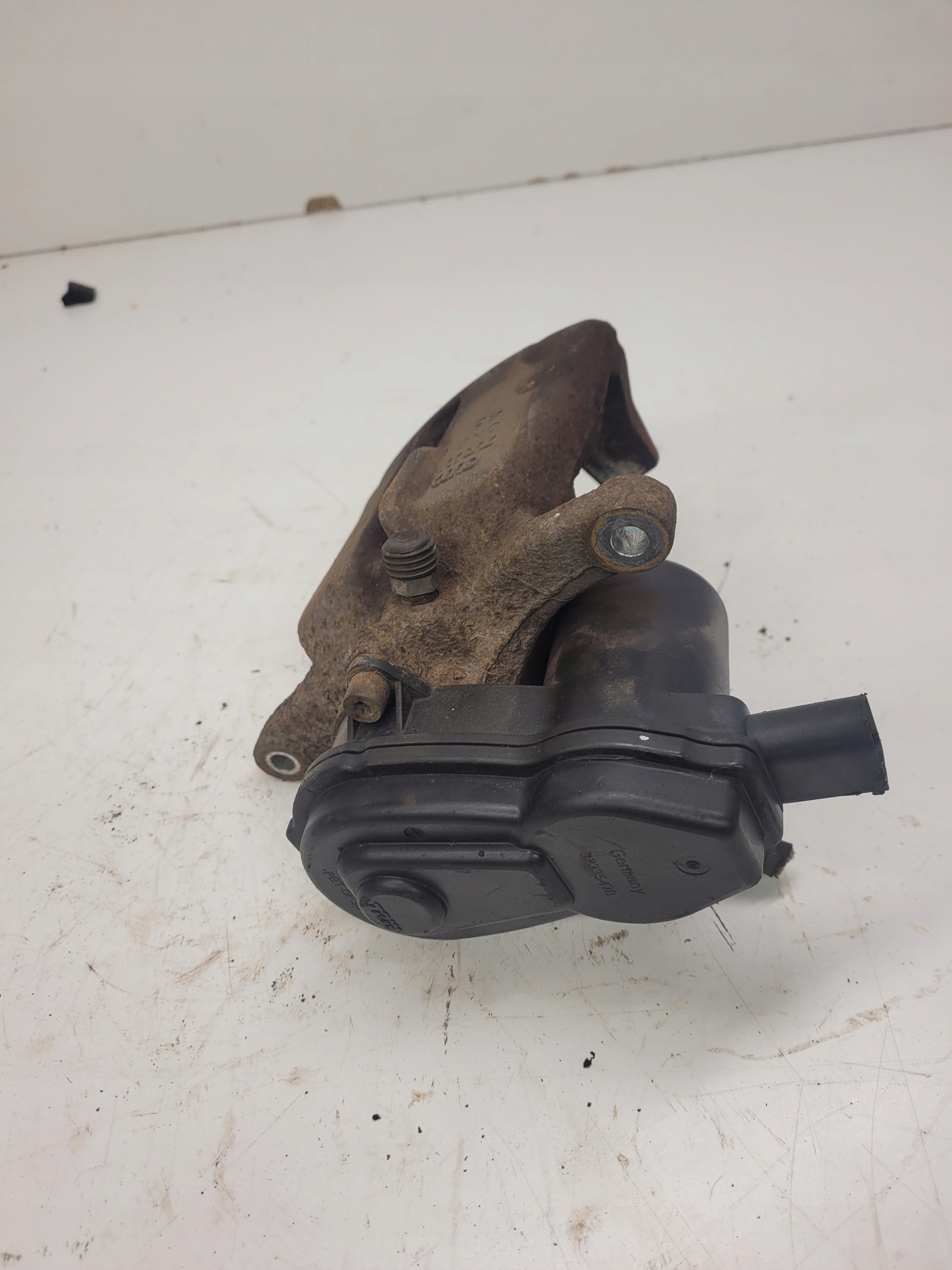 caliper brake left rear part AUDI A4 A5 A6 SQ5 6455A
