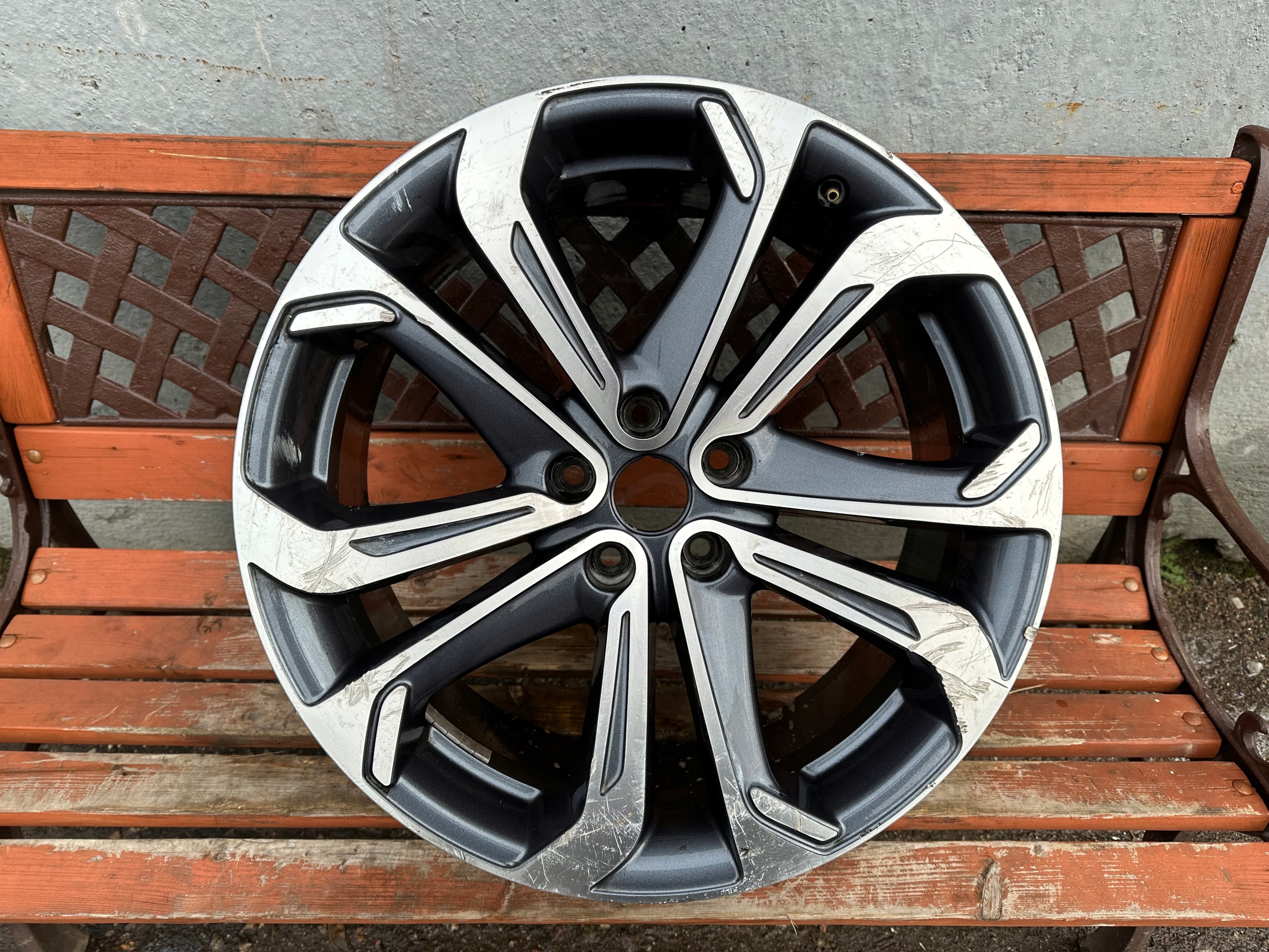 FELGA RENAULT ESPACE V 8.5x20 ET47 5x114.3 8201420512 (825)(1094) Model ESPACE V