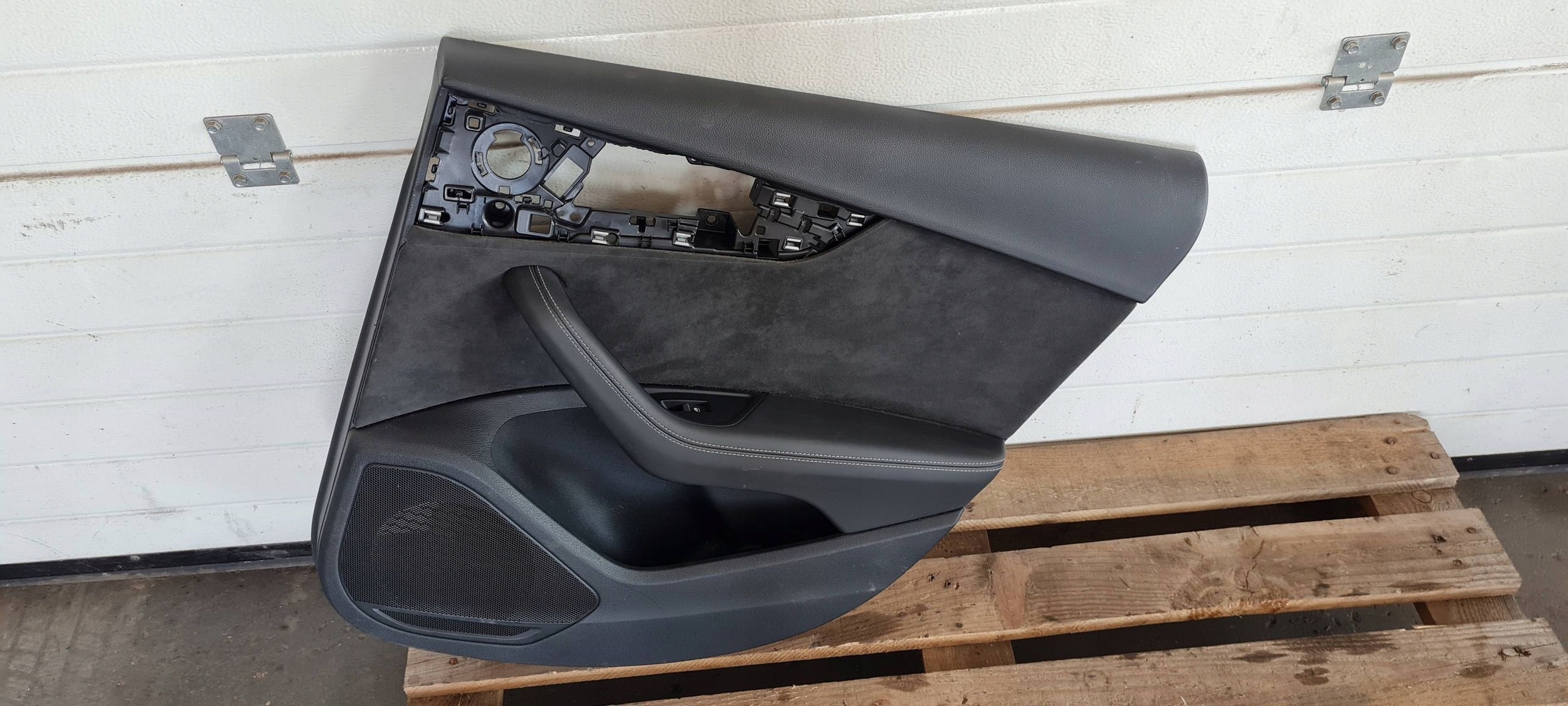 Audi OE 8W8867318