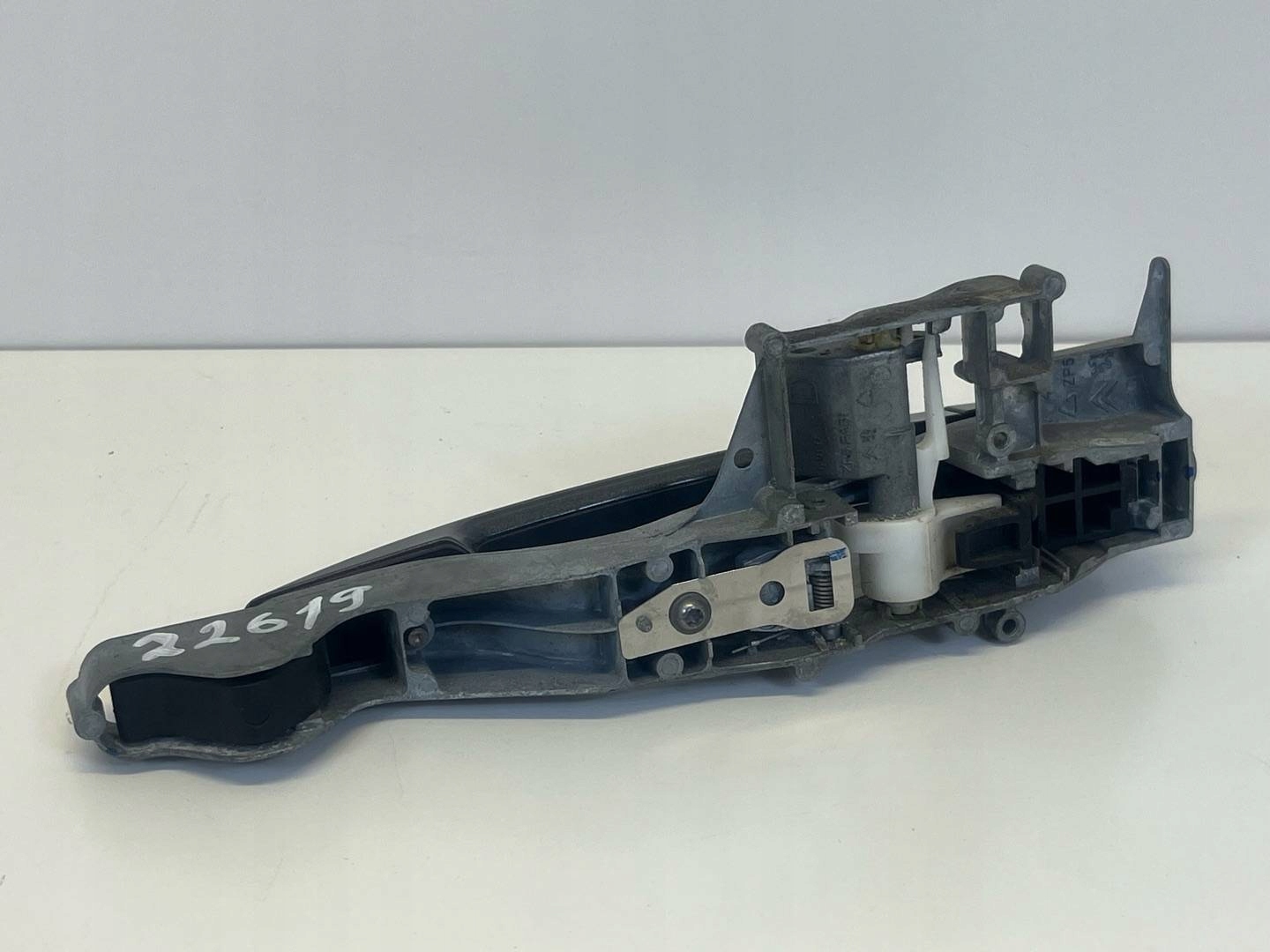 handle exterior door front right side Peugeot 208 2015