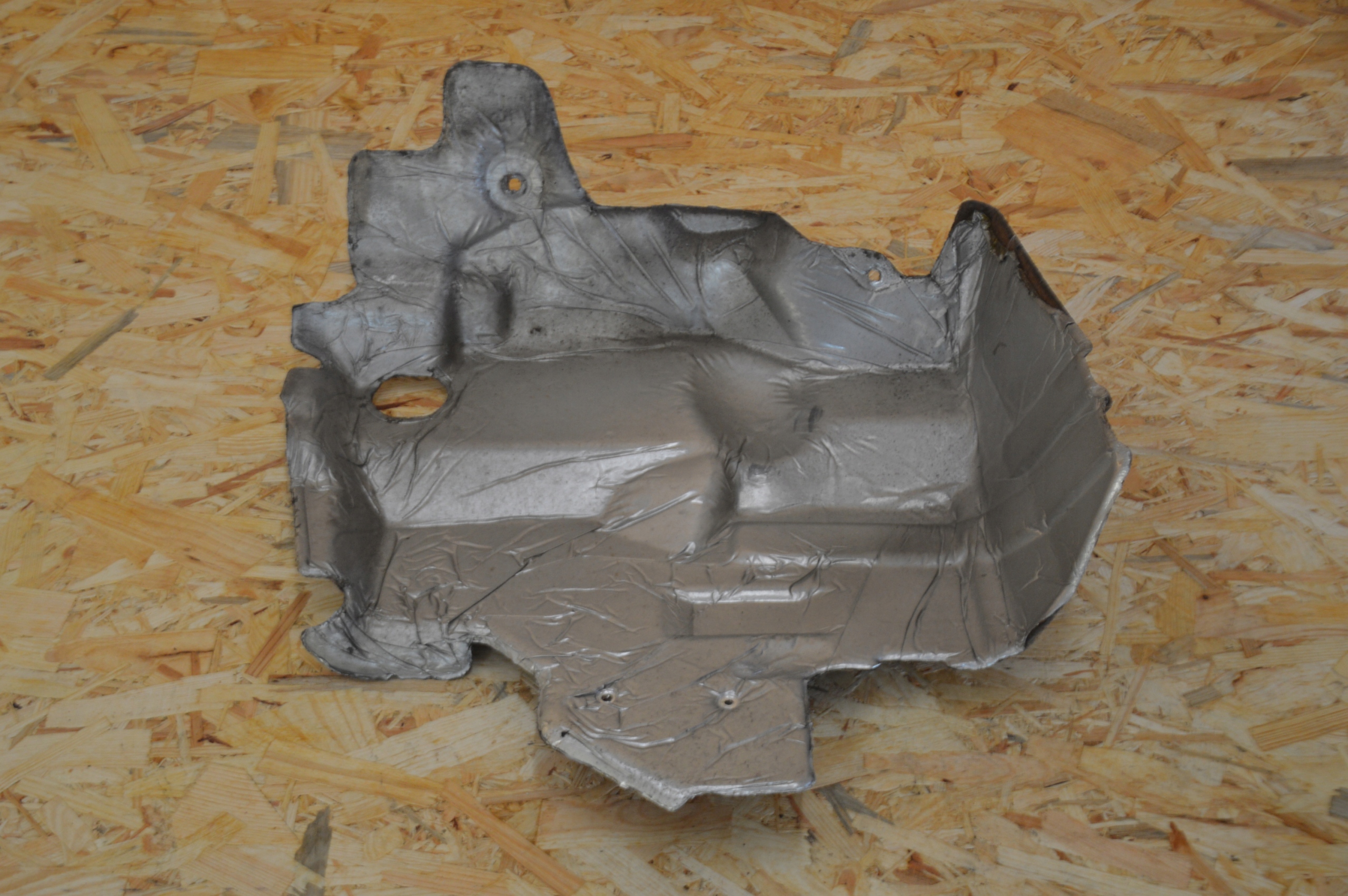 OSŁONA WYGŁUSZENIE ŚCIANY GRODZIOWEJ RENAULT ESPAVE IV