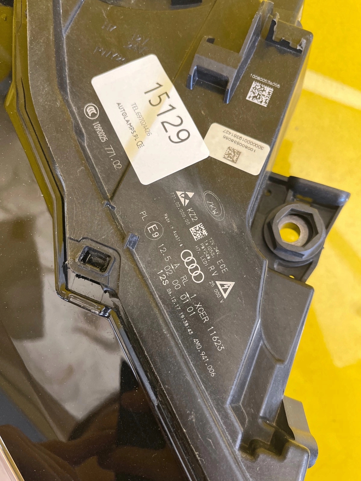 light right AUDI Q7 BI-XENON LED 4M0941006