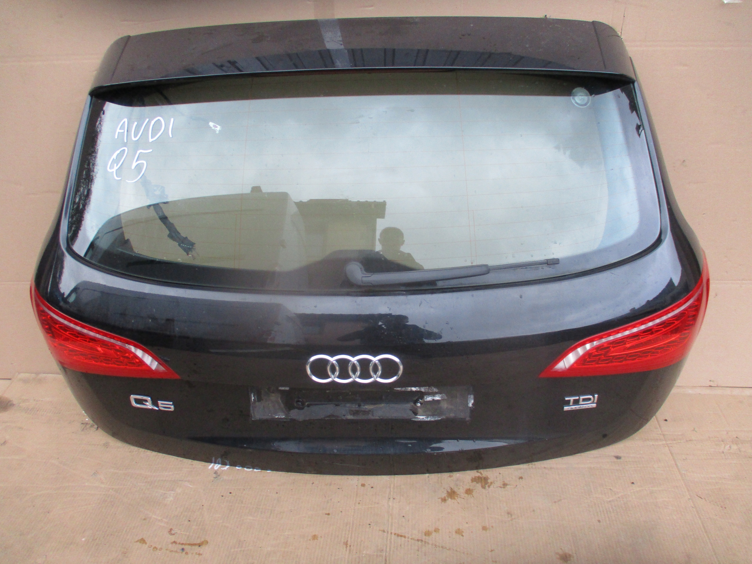 КРЫШКА ЗАДНЯЯ ЗАД. БАГАЖНИКА AUDI Q5r В СБОРЕ