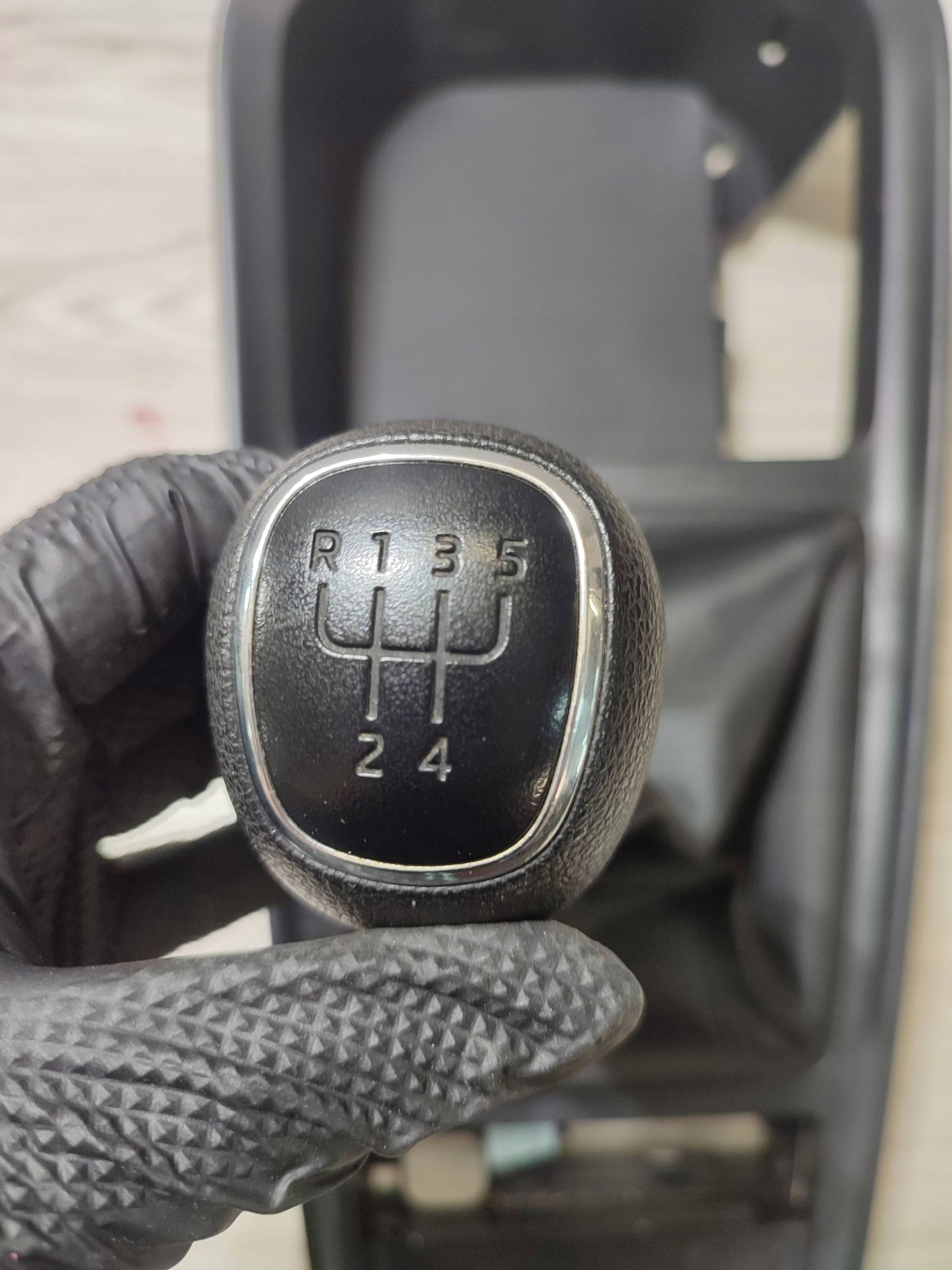 Skoda Scala 2020 side sleeve drazka changes of the gear