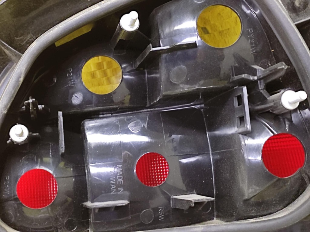 RENAULT MEGANE and light left rear part