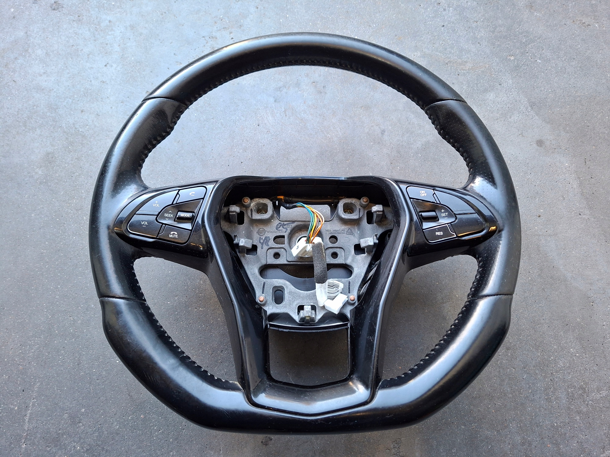 lenkrad MULTIFUNKCJA SSANGYONG TIVOLI XLV