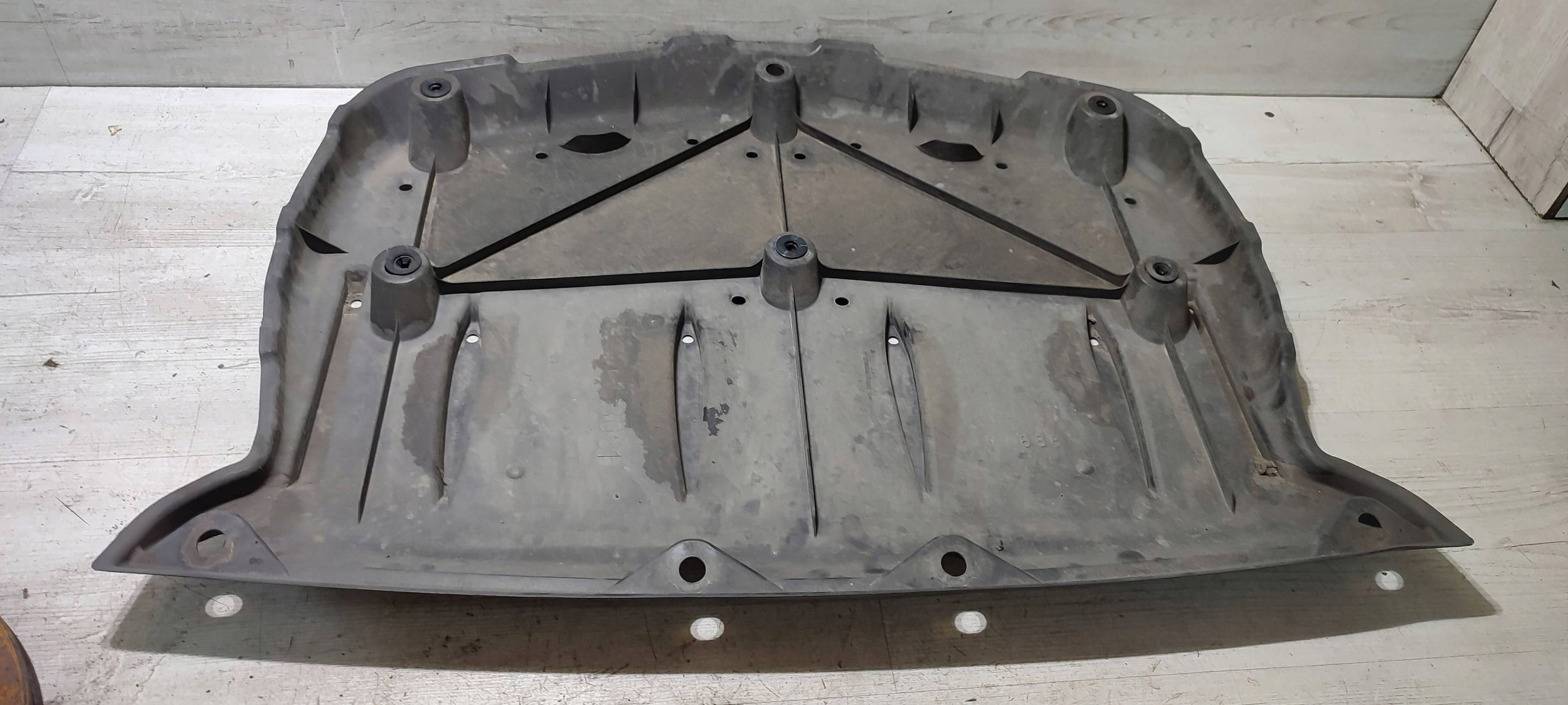 Lexus RC 2019 cover rear chassis below baterie