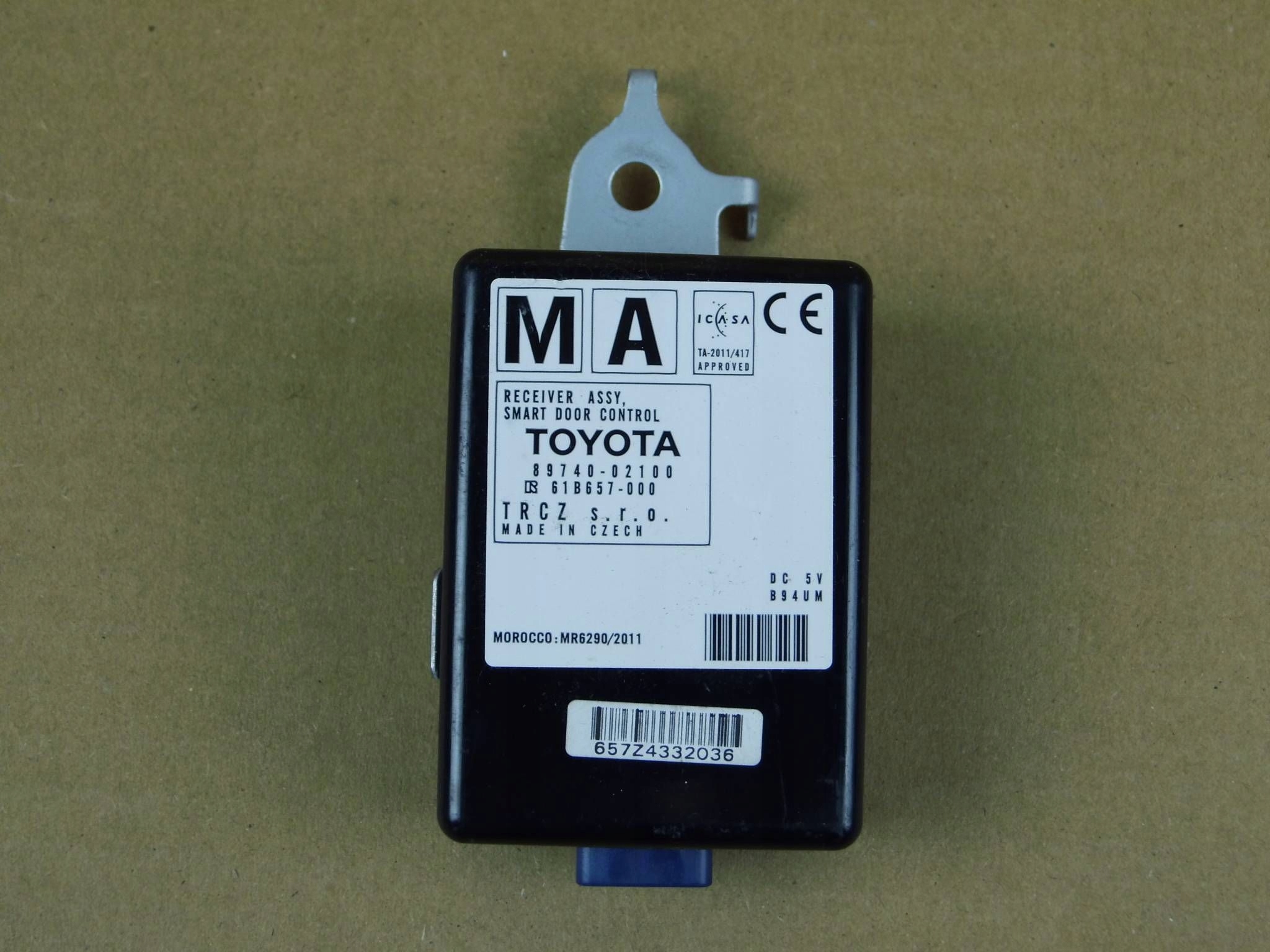 Toyota Auris II module computer control unit door 89740-02100