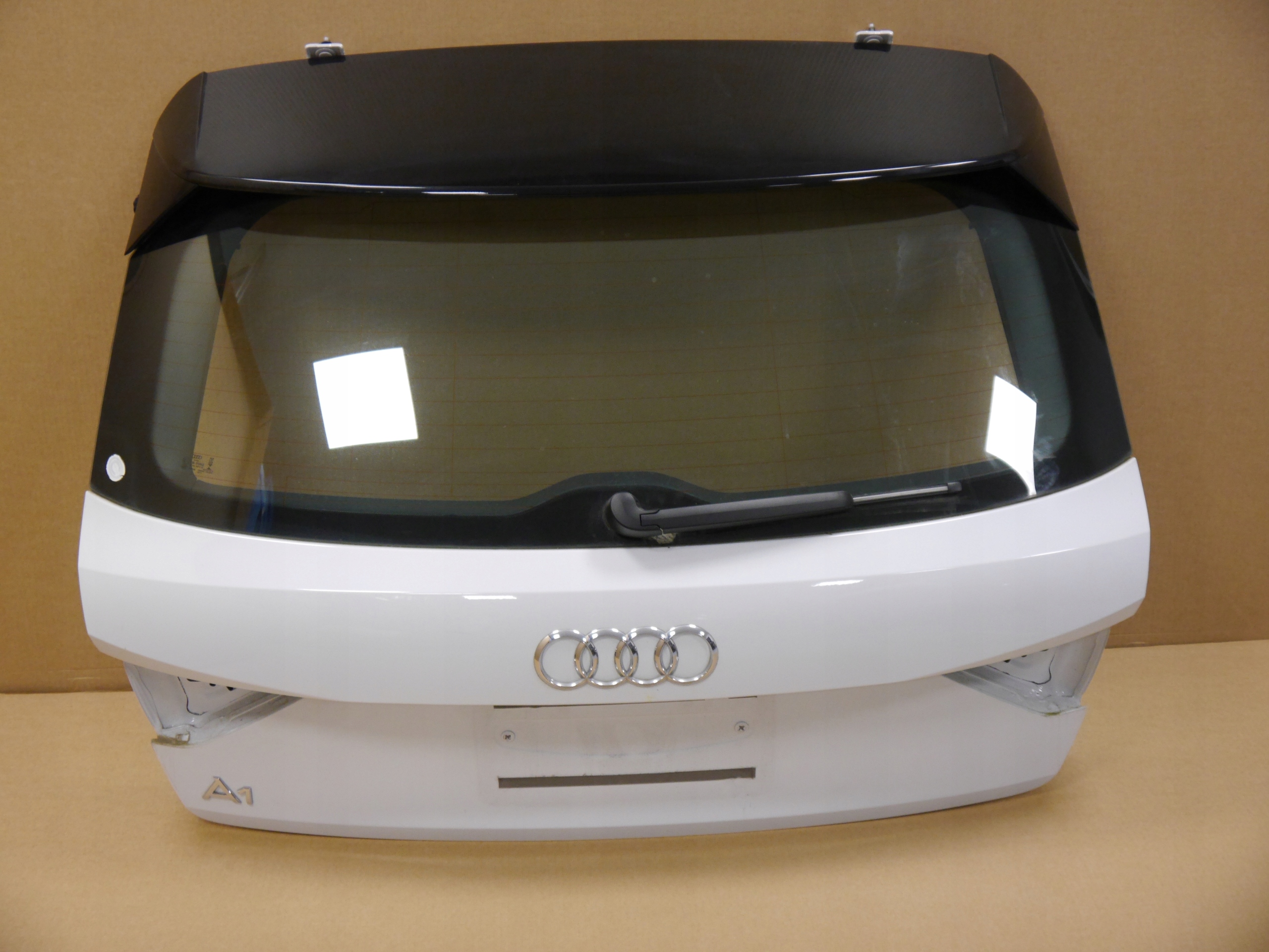 AUDI A1 82A KLAPA TYŁ BAGAŻNIKA LS9R KAMERA