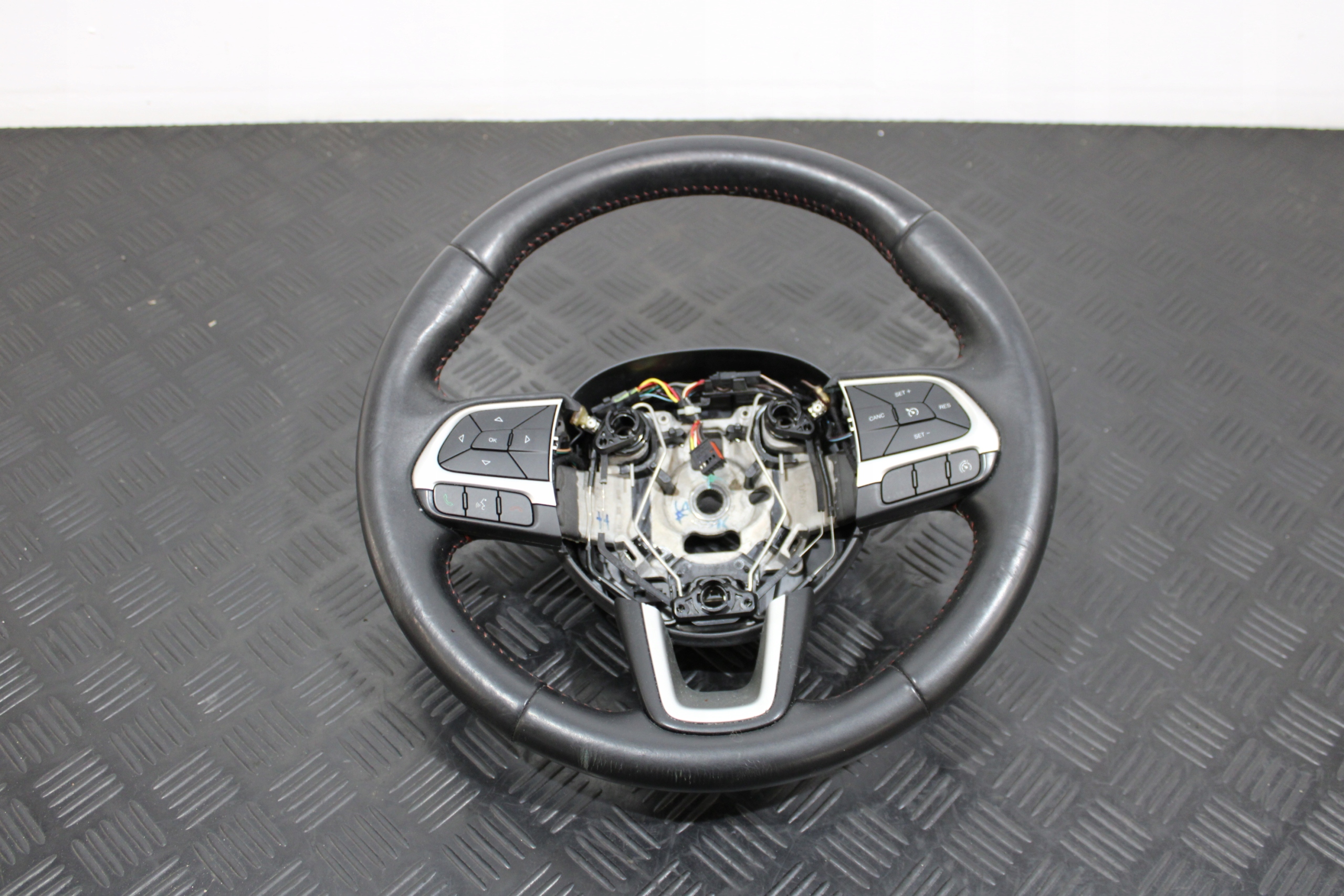 volant MULTIFUNKCJA JEEP COMPASS II 2 TRAILHAWK