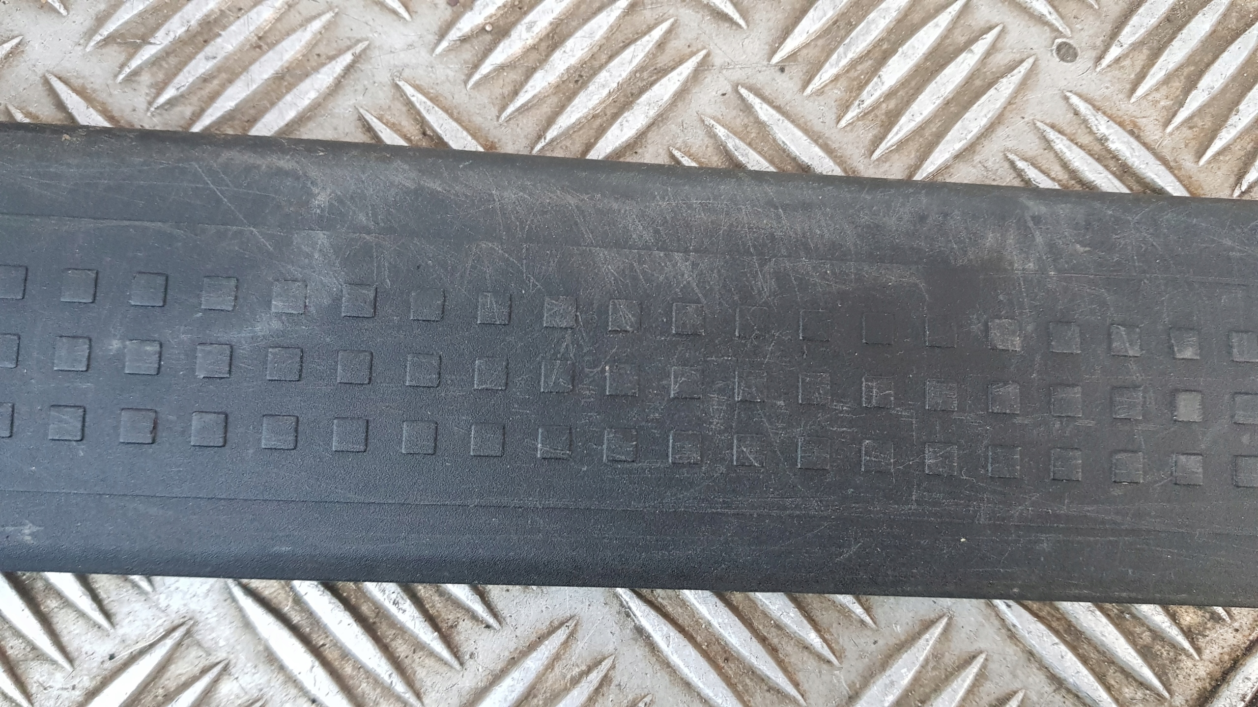 AUDI A4 B6 moulding threshold cover of the threshold rear part 8E0853376