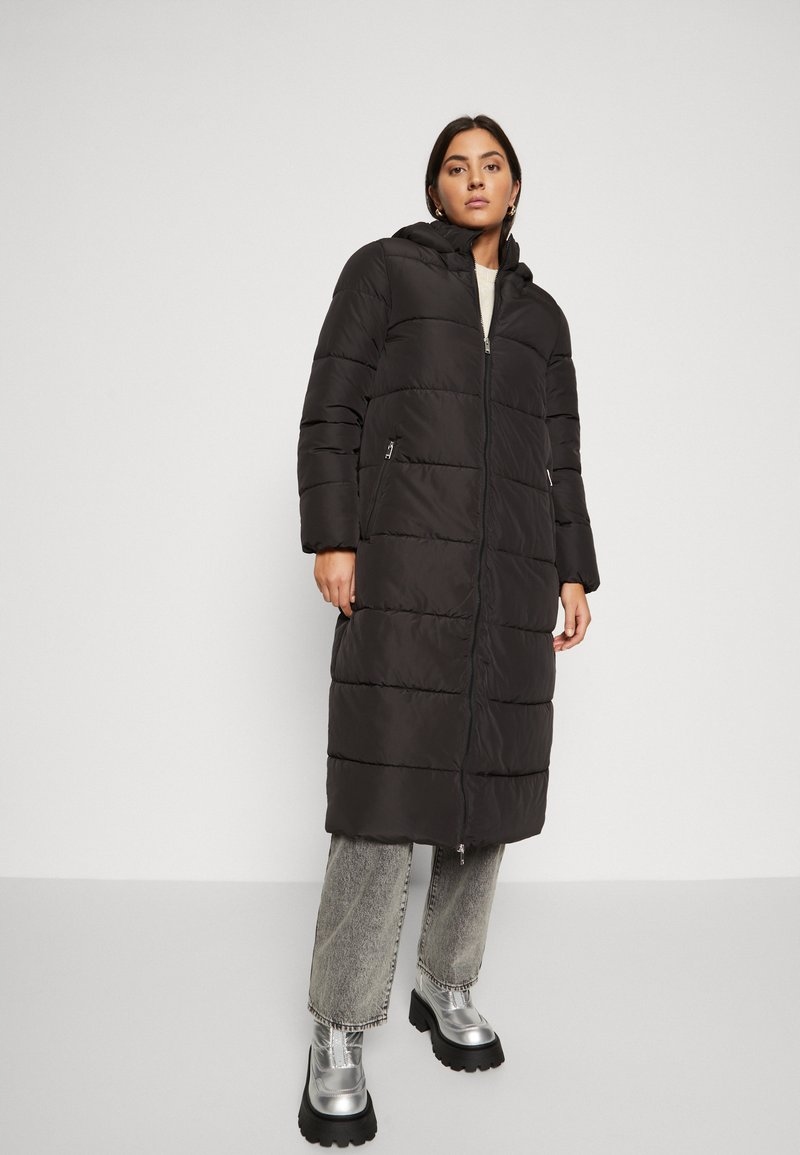 Černý zateplený kabát s kapucí Only L