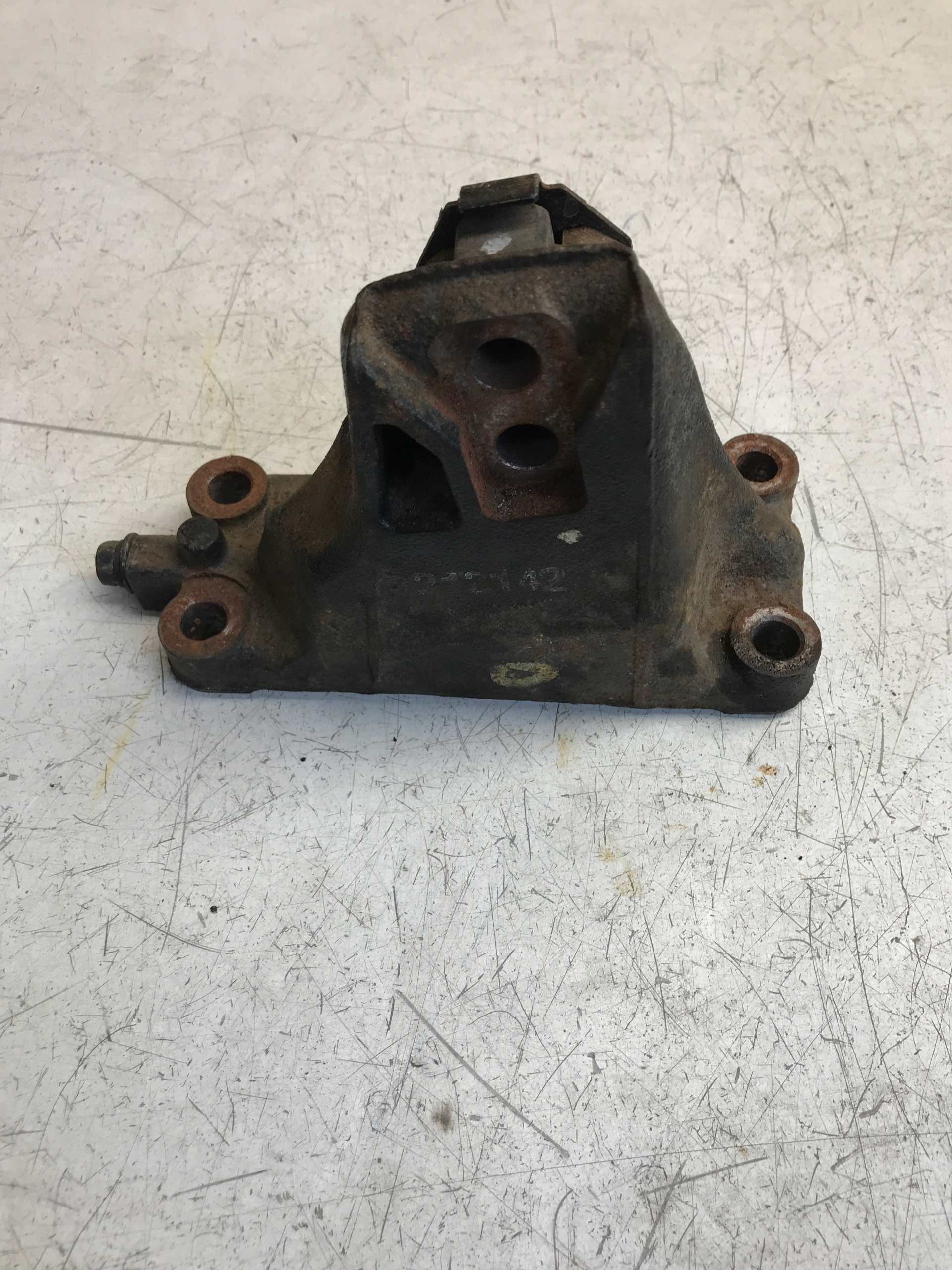 Support Support plaque Moteur HYUNDAI I40 1.7 CRDI