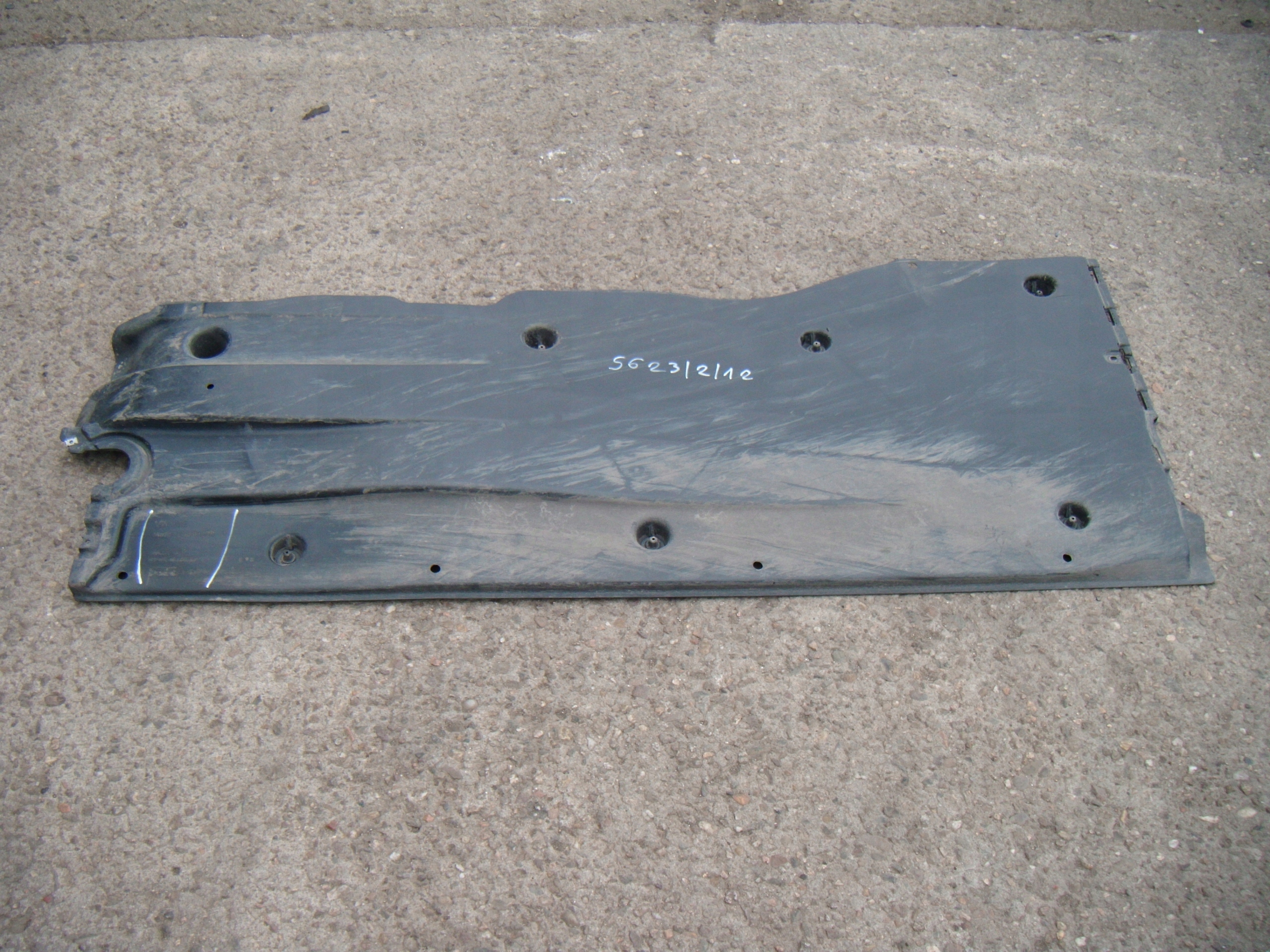 OCTAVIA IV GOLF VIII OSŁONA PODWOZIA L 5WA825202E