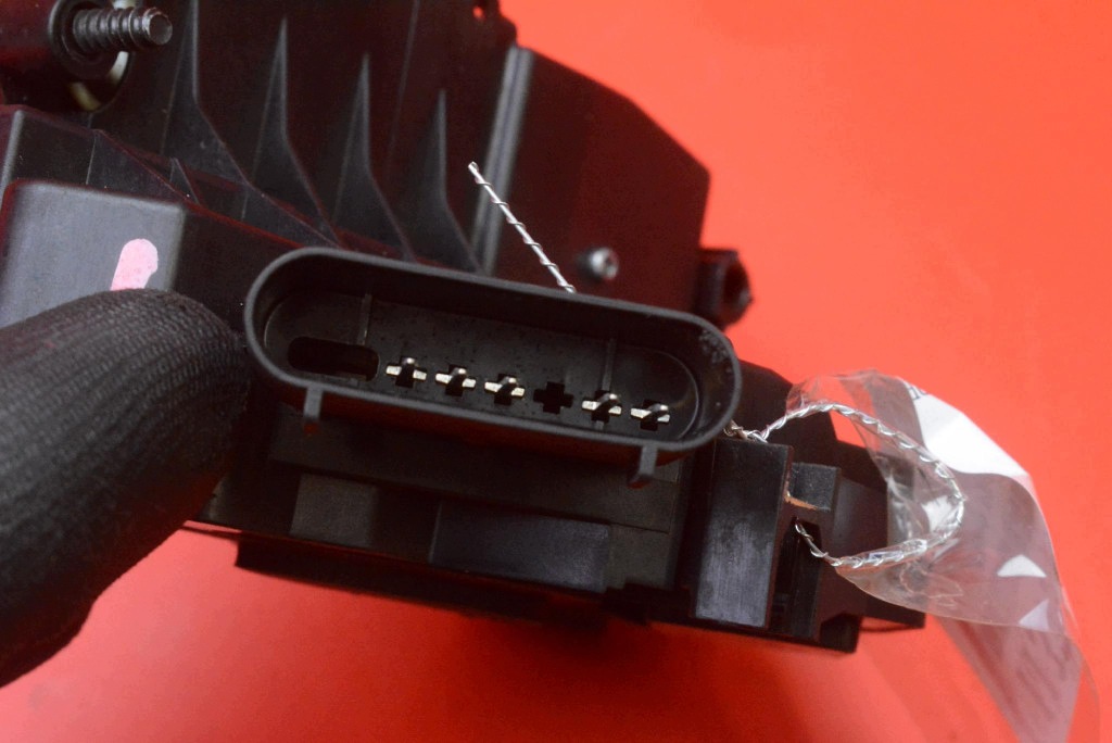 lock door right front front EU BF6A-F21812-AJ FORD ESCAPE MK3 KUGA MK2