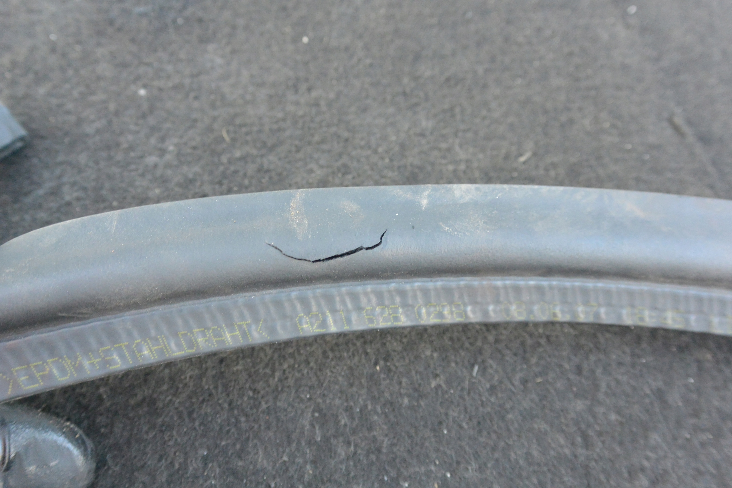 JOINT KOMORY MOTEUR DU CAPOT MERCEDES W211
