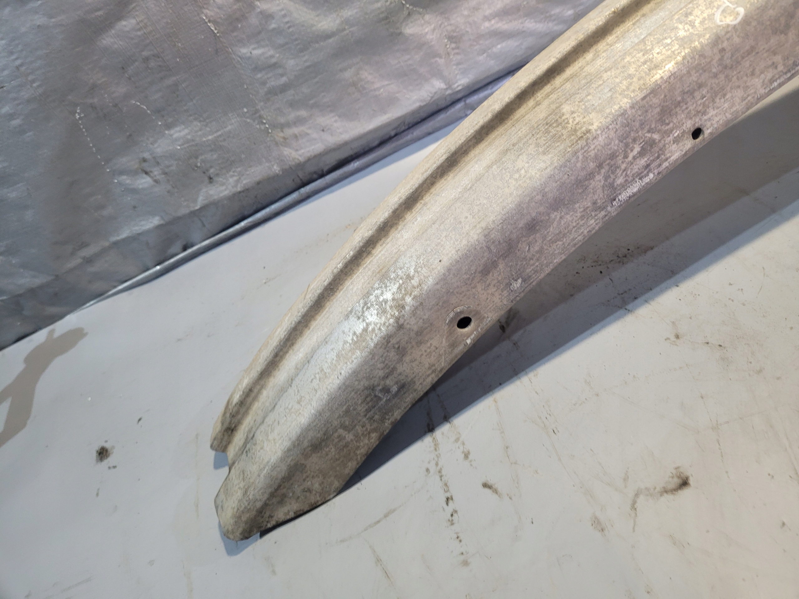 bumper support front VOLKSWAGEN PASSAT B5 97r. 1.6B