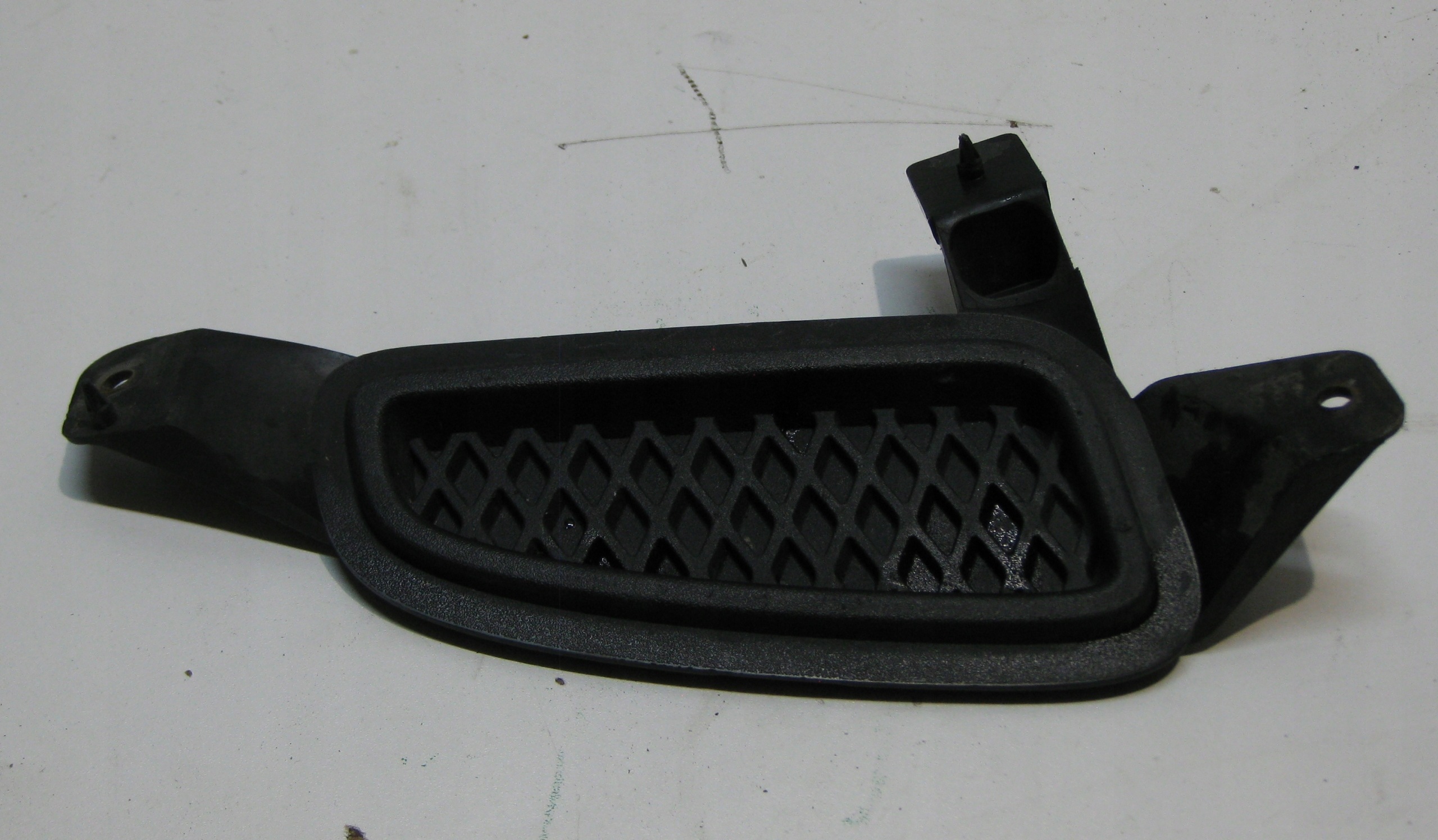 FORD B-MAX 13R 1.0EB grid of a bumper front right AV11-19952-A