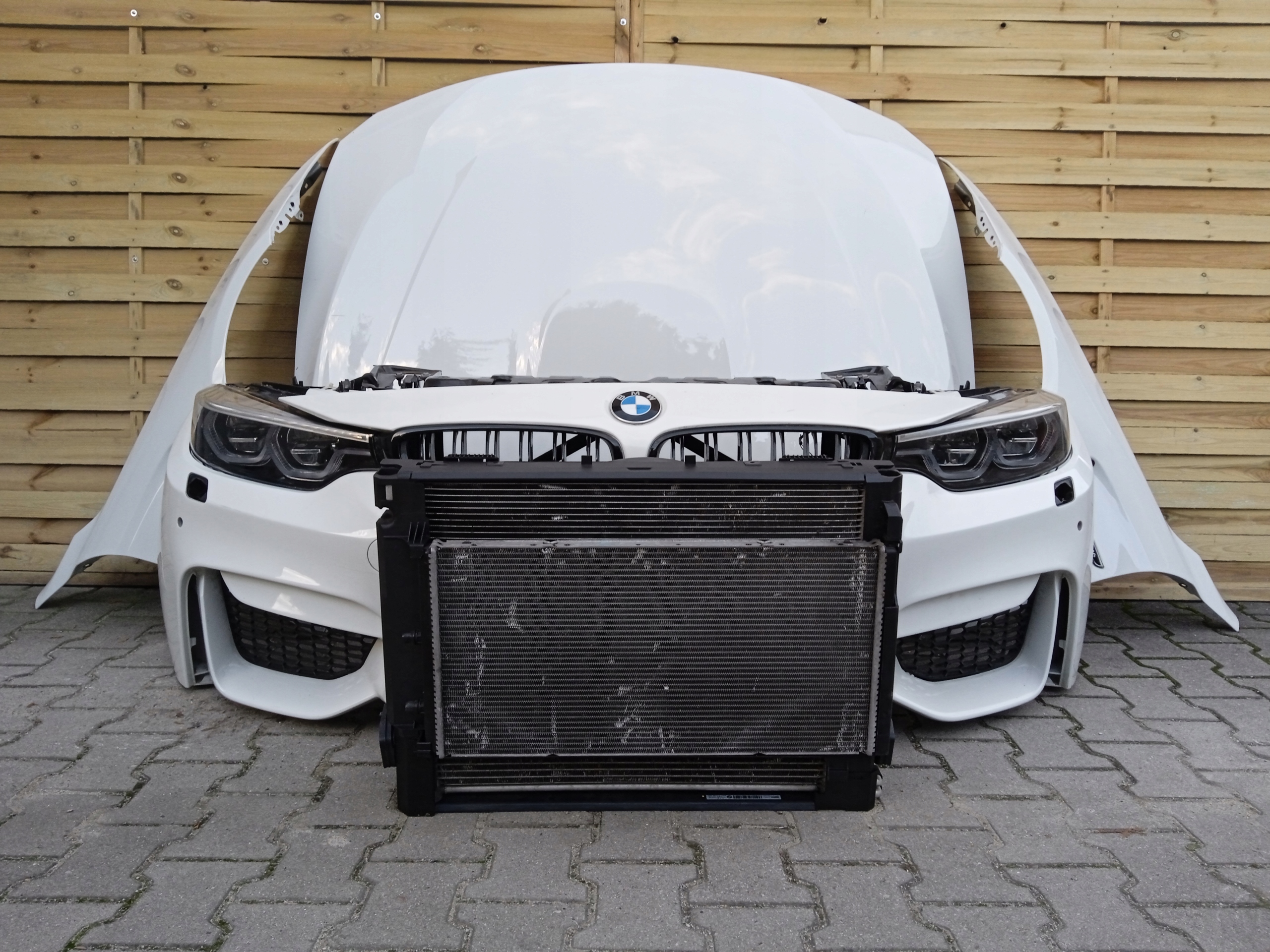 BMW M3 M4 F80 F82 F83 MASKA BŁOTNIKI PAS PRZEDNI LAMPY CHŁODNICE... Typ samochodu Samochody osobowe